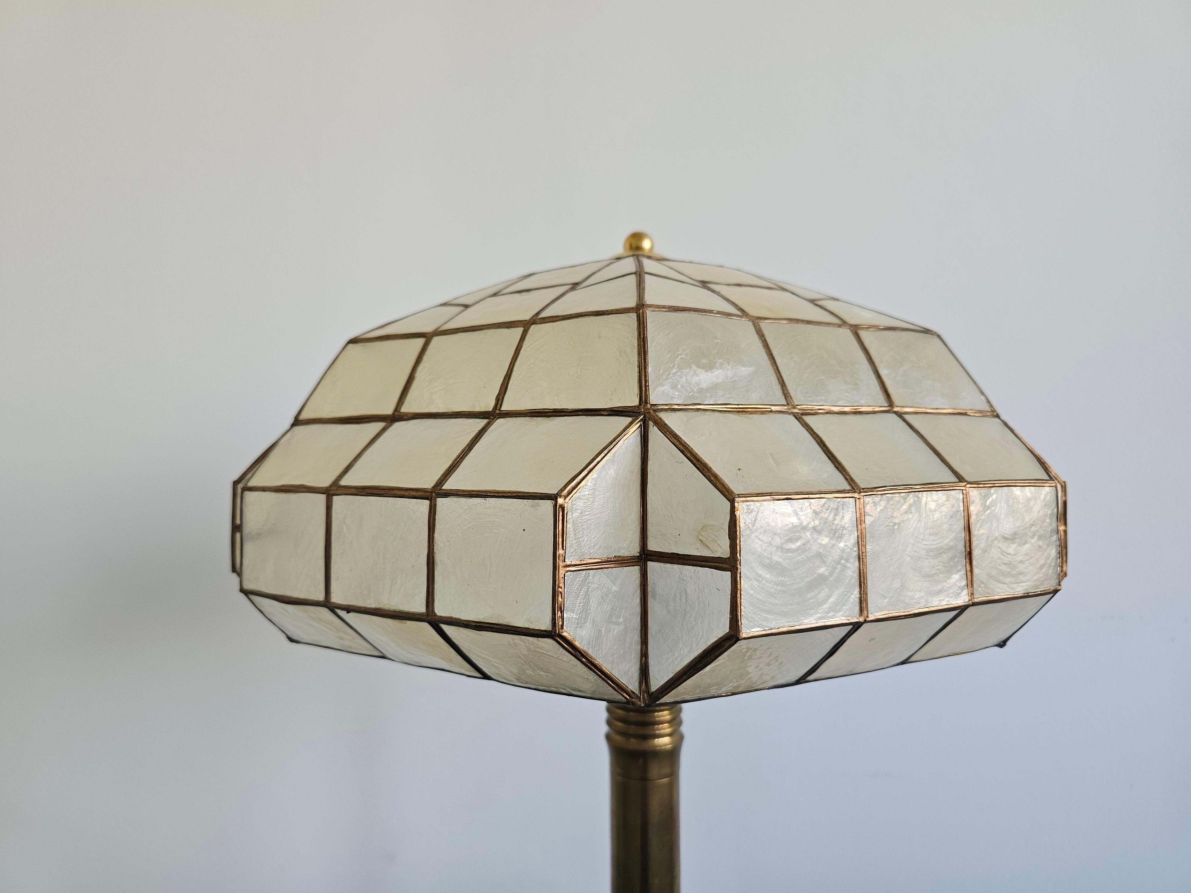 Late Art Deco Brass Table Lamp with Capiz Shell Shade, Austria 1950s In Good Condition In Beograd, RS
