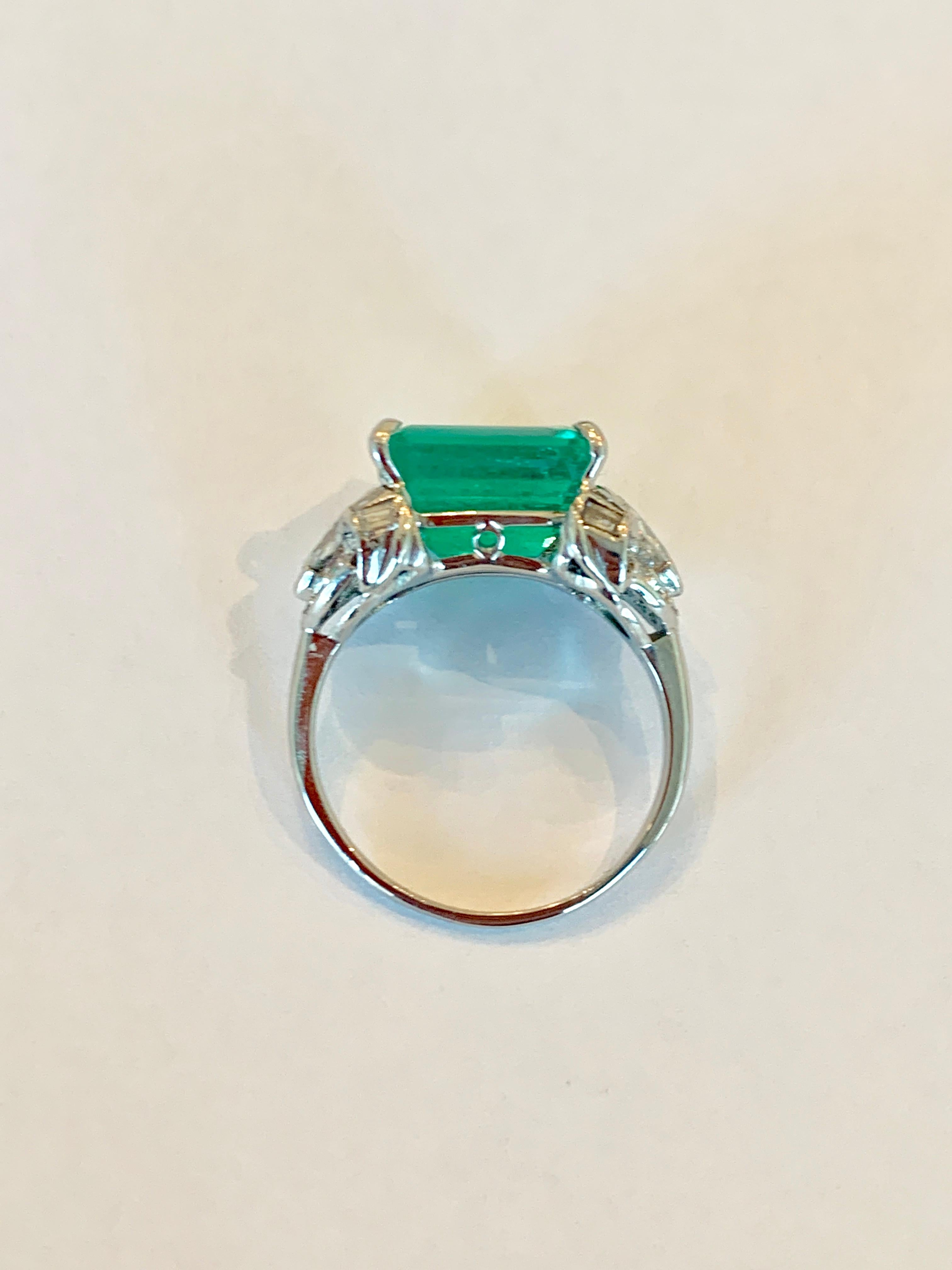 Late Art Deco Colombian Emerald Platinum Diamond Ring Damen