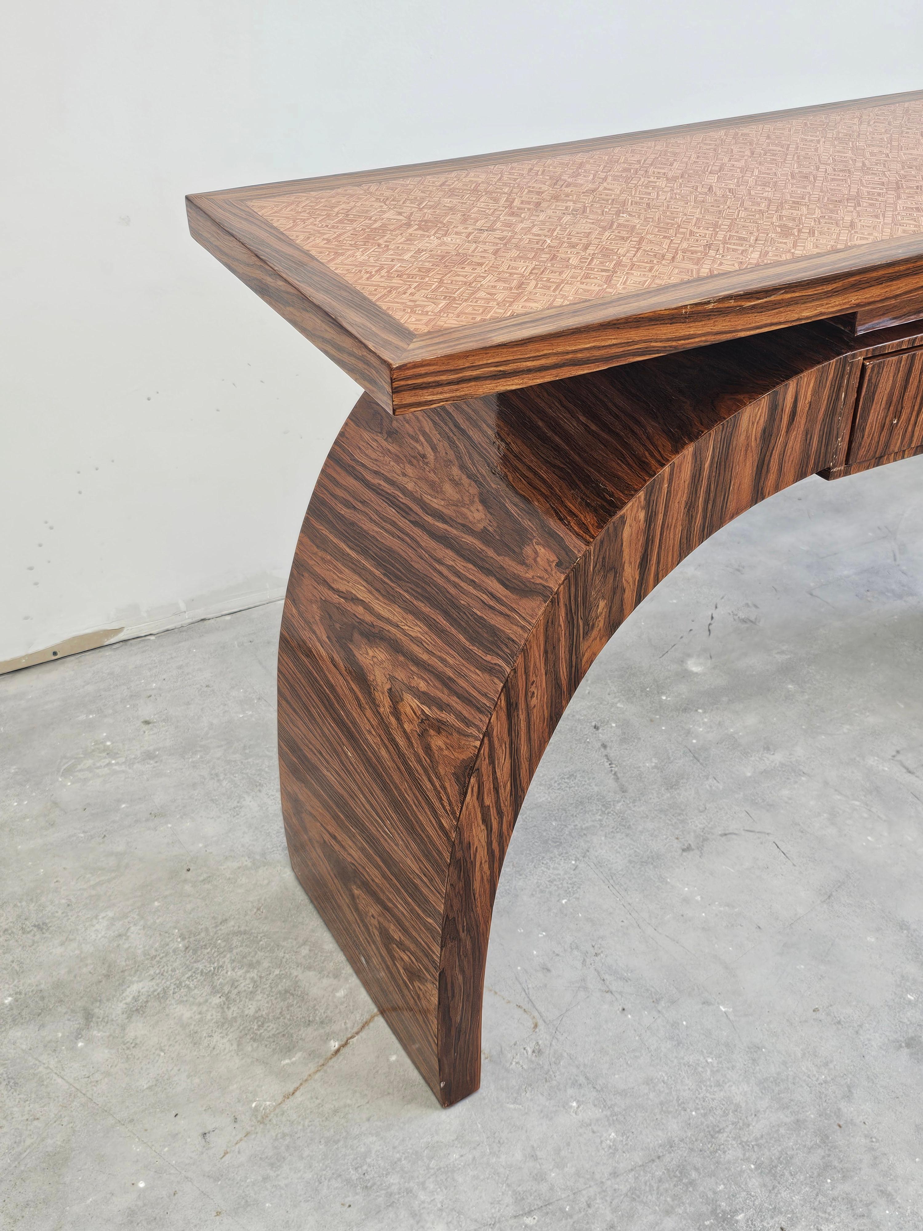 Late Art Deco Console Table with a drawer done in Walnut Veneer, Austria 1950s In Good Condition For Sale In Beograd, RS