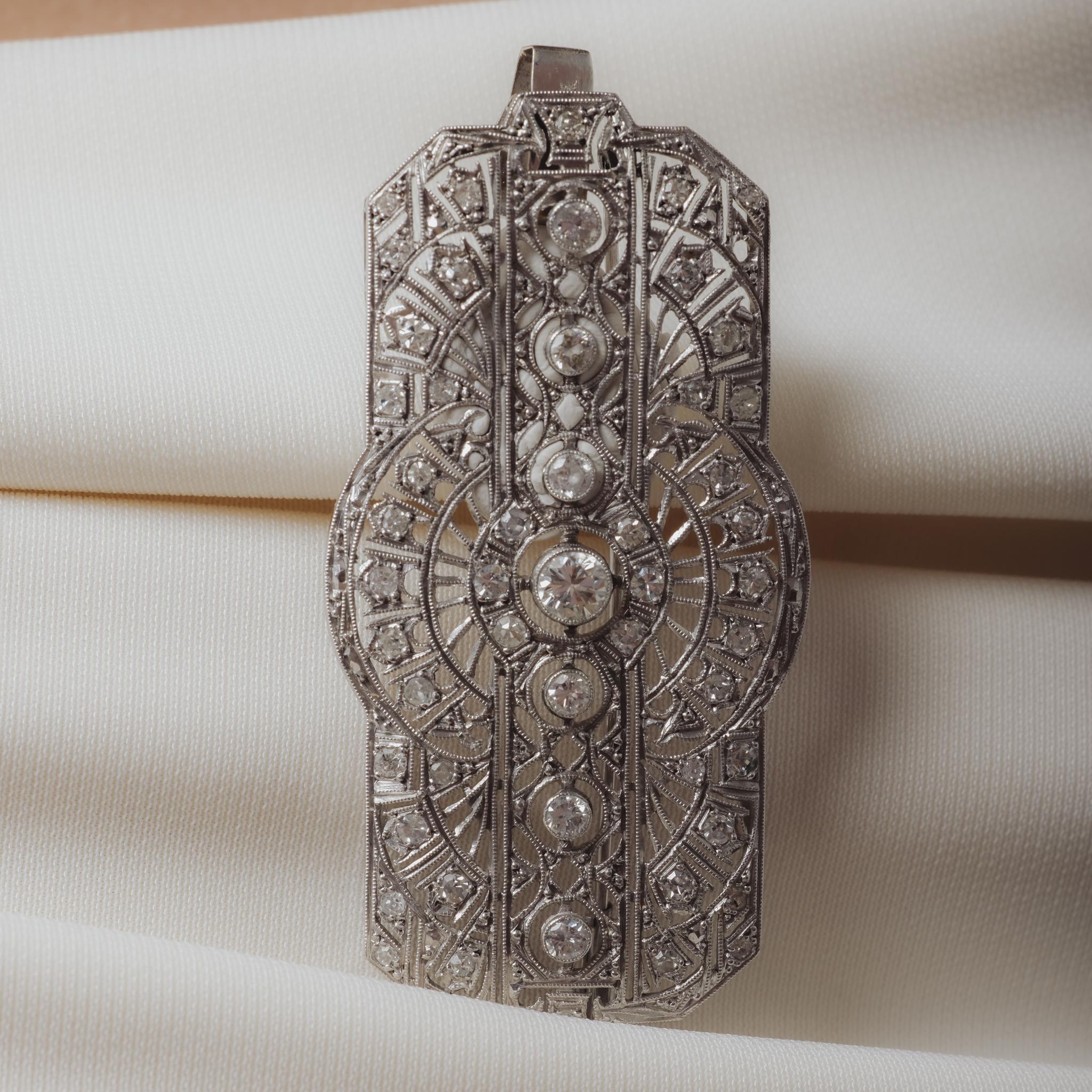 Broche pendentif art déco tardif en diamant et platine Pour femmes en vente