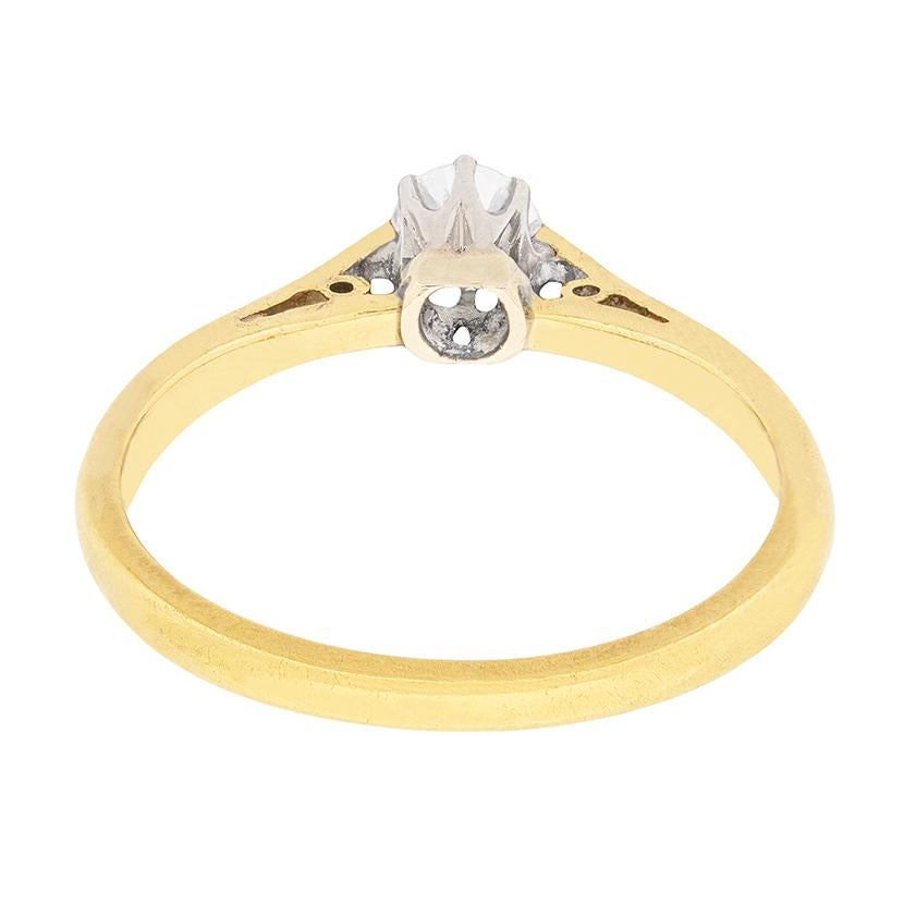 Late Art Deco Diamond Solitaire Engagement Ring, circa 1940s In Good Condition In London, GB