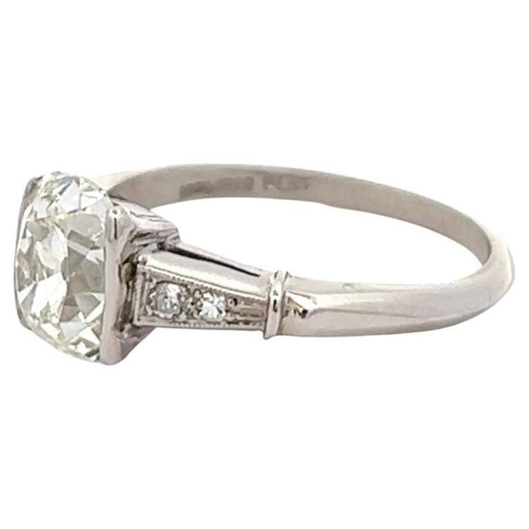 Women's or Men's Late Art Deco GIA 1.75 Carats Old Mine Cut Diamond Platinum Engagement Ring