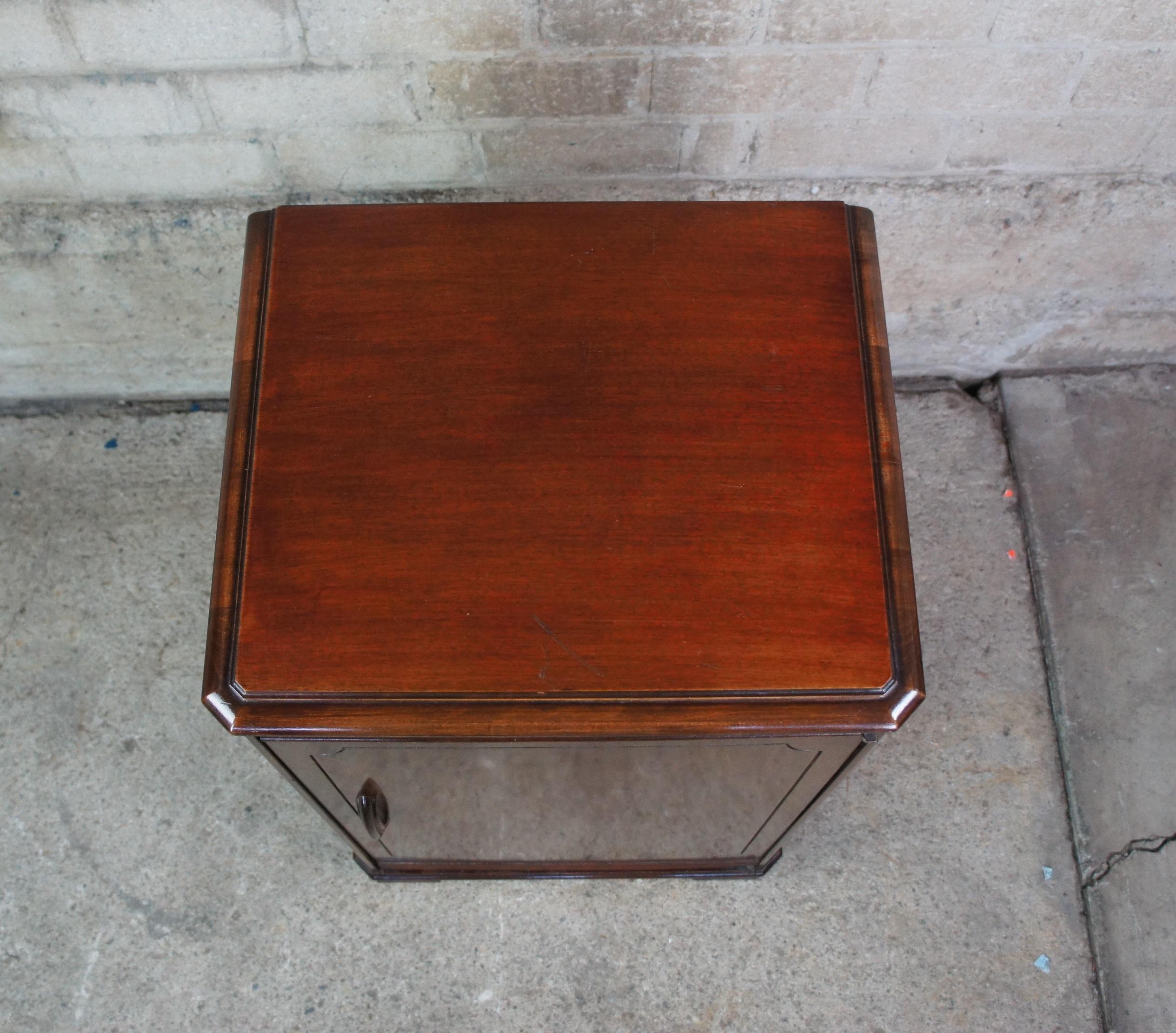 Late Art Deco Mahogany Continental Record Cabinet Side Table Turntable Stand In Good Condition In Dayton, OH