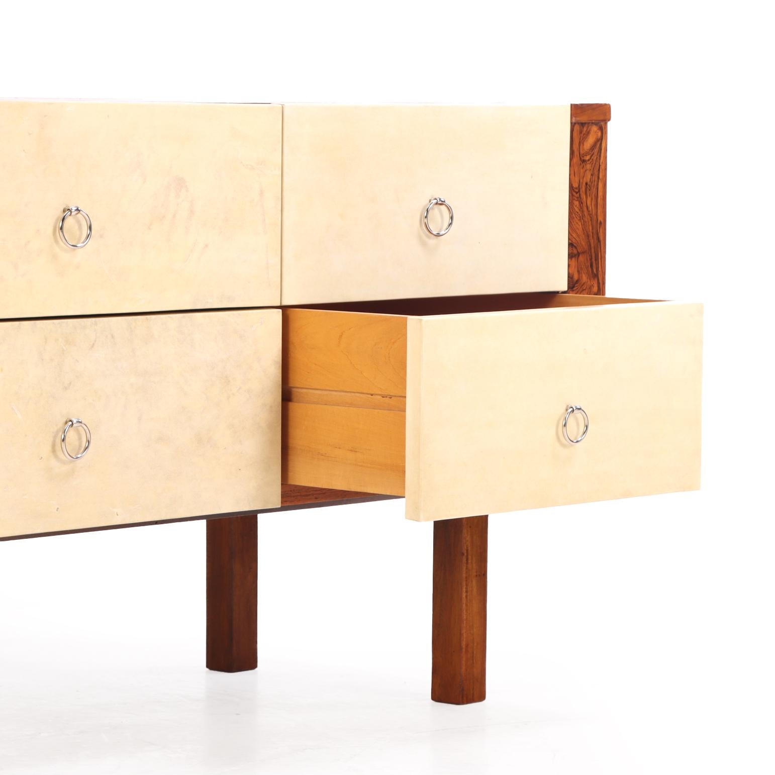 Mid-Century Modern Buffet en parchemin et palissandre de la fin de l'Art déco / du milieu du siècle dernier, C.C. 1960. en vente