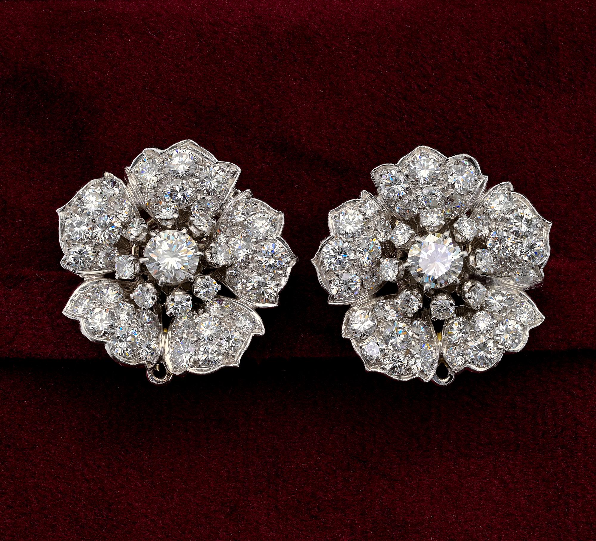 Taille brillant ART OF PEARLS Boucles d'oreilles Night & Day en perles 8.0 Ct Diamond Flower en vente