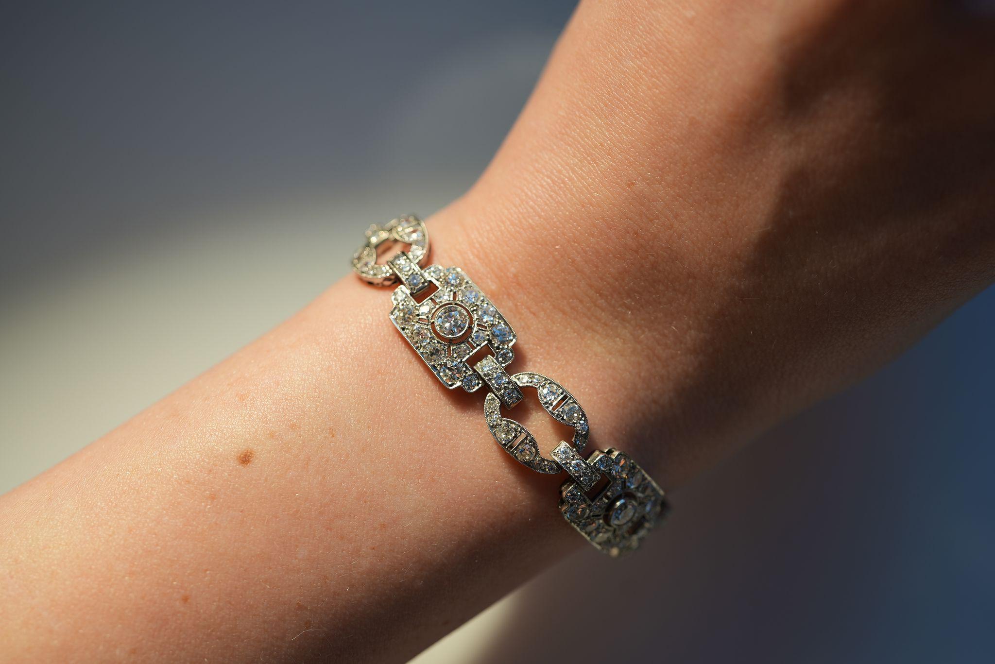 Late Art Deco Old Cut Diamond Panel Bracelet in Platinum For Sale 1