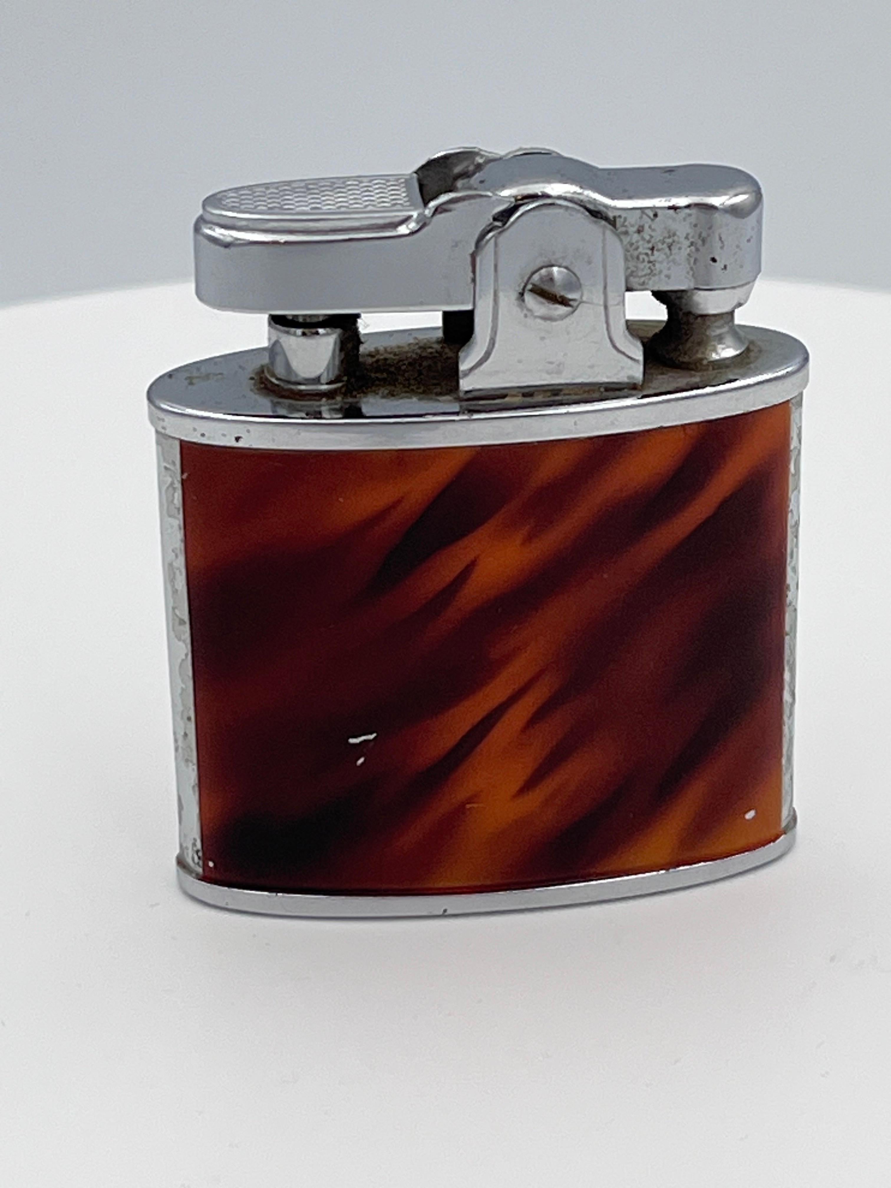 Giapponese Accendino smaltato Paction di fine Art Deco con design Thunderbolt smaltato e cromato in vendita