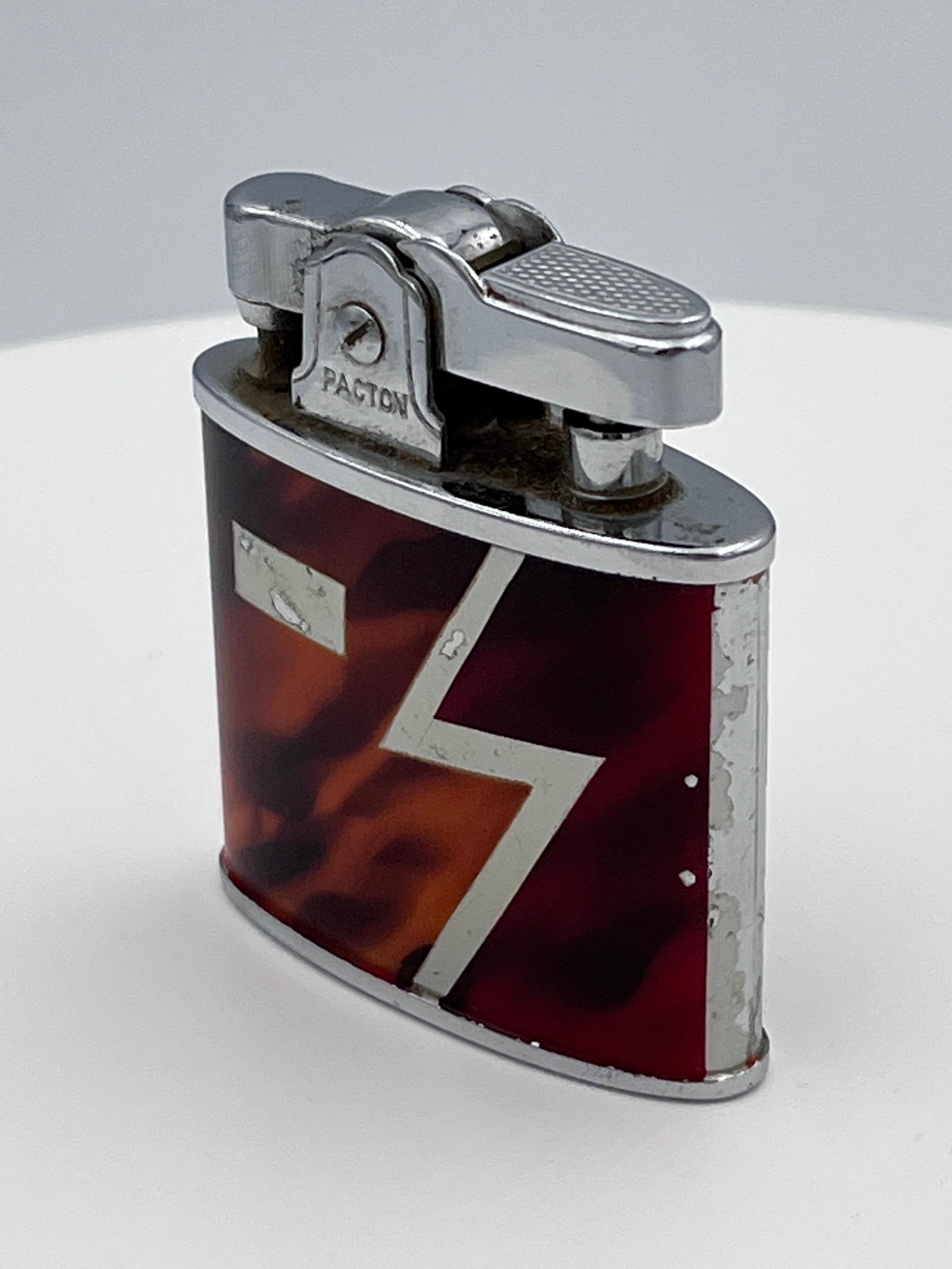 Accendino smaltato Paction di fine Art Deco con design Thunderbolt smaltato e cromato in vendita 1