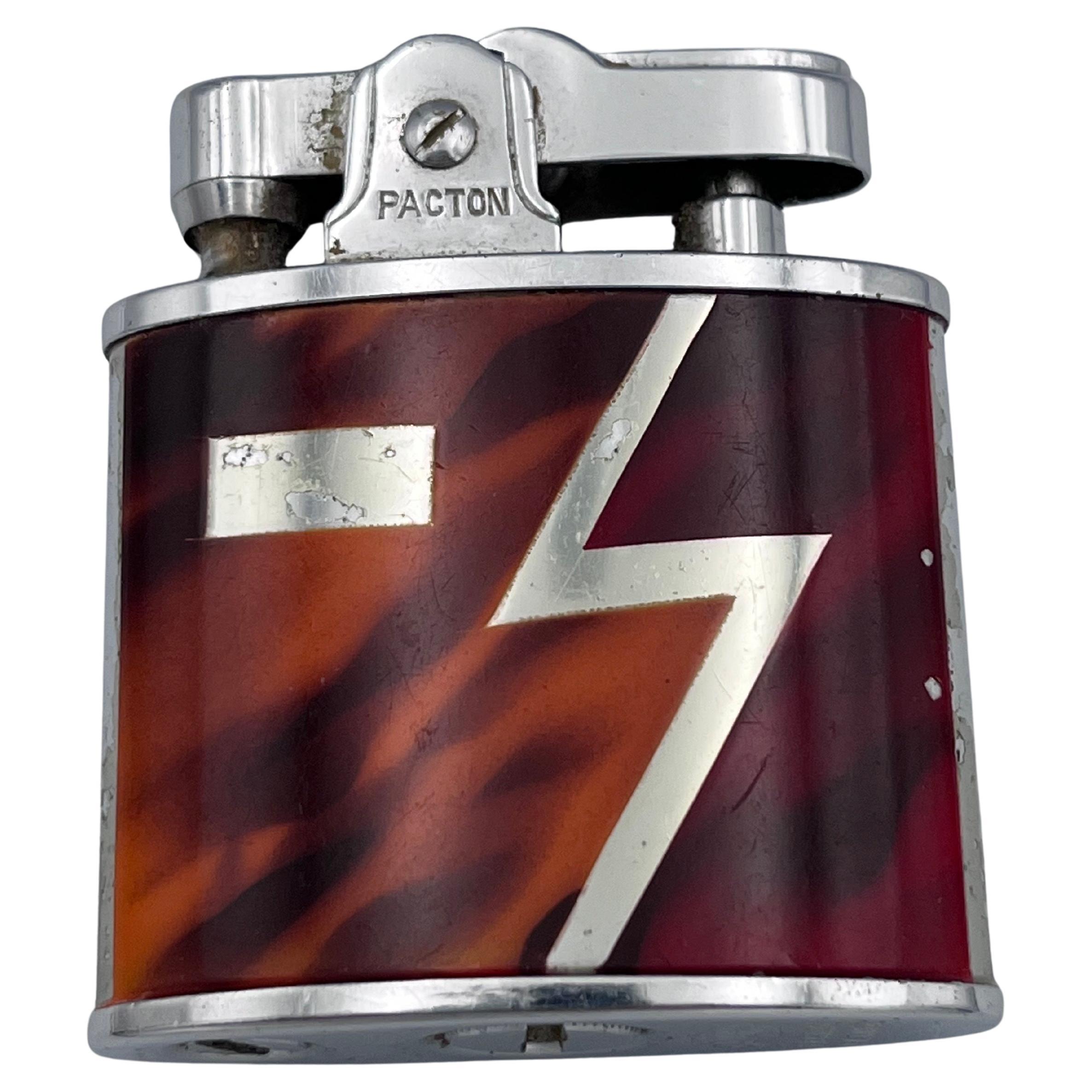 Accendino smaltato Paction di fine Art Deco con design Thunderbolt smaltato e cromato in vendita