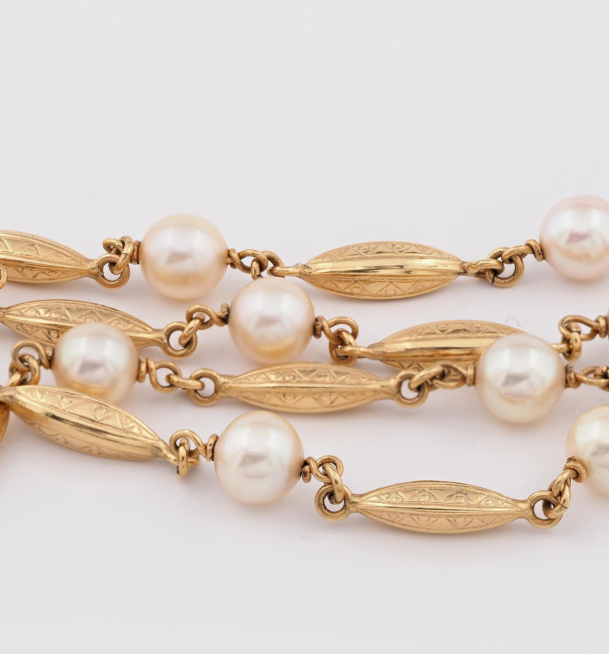 Unique Pearl Soutoir
This extremely charming long soutoir necklace dates 1930/35 ca
It is beautifully made by alternated cultured Pearl and solids gold links with lovely geometric decorations for a truly charming and effective result
Marked for gold