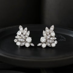 Late Art Deco Platinum and 7.40 Carats Diamond Clip Earrings
