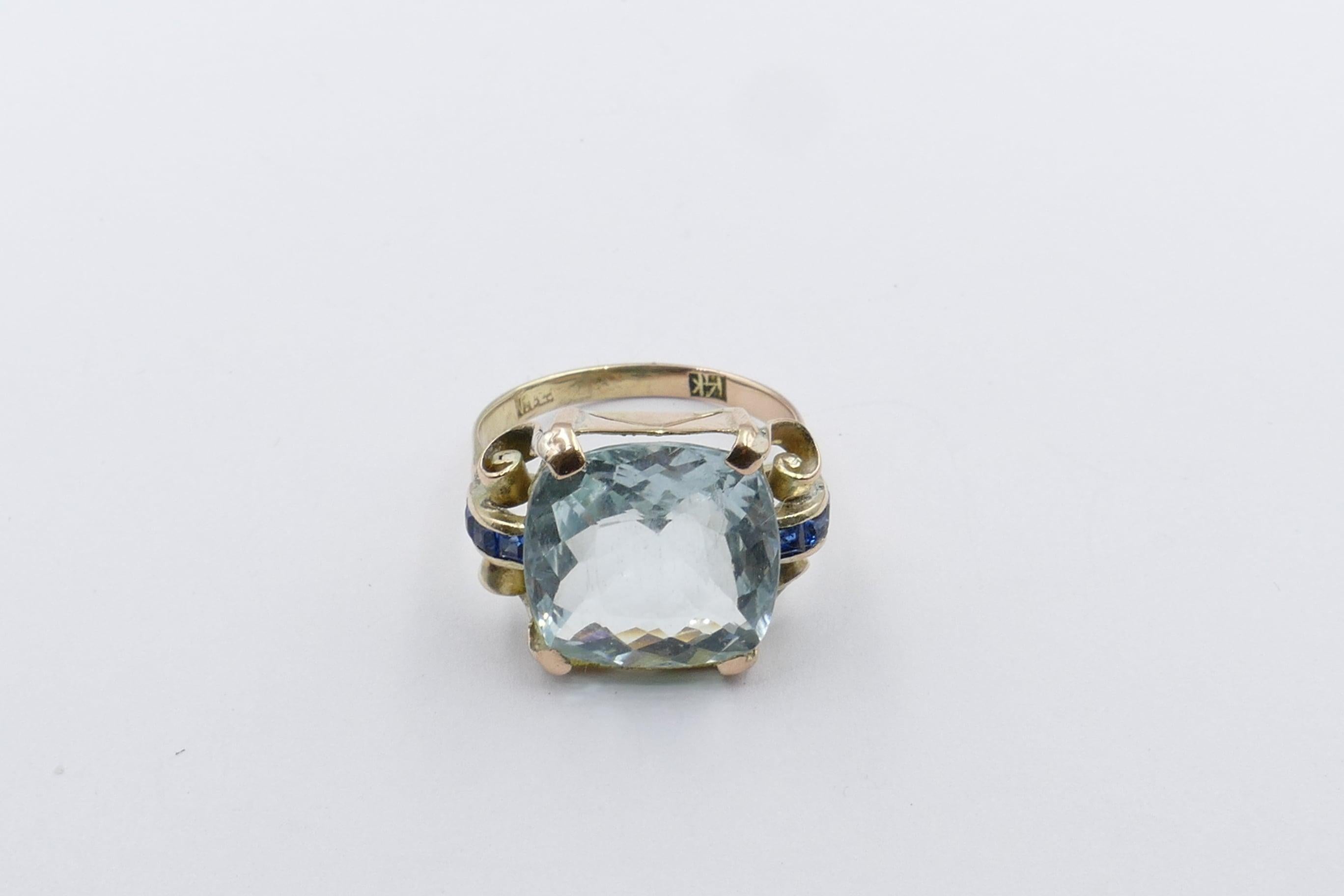 Late Art Deco Rose or Yellow Gold Large Aquamarine and Sapphire Cocktail Ring In Good Condition In Splitter's Creek, NSW