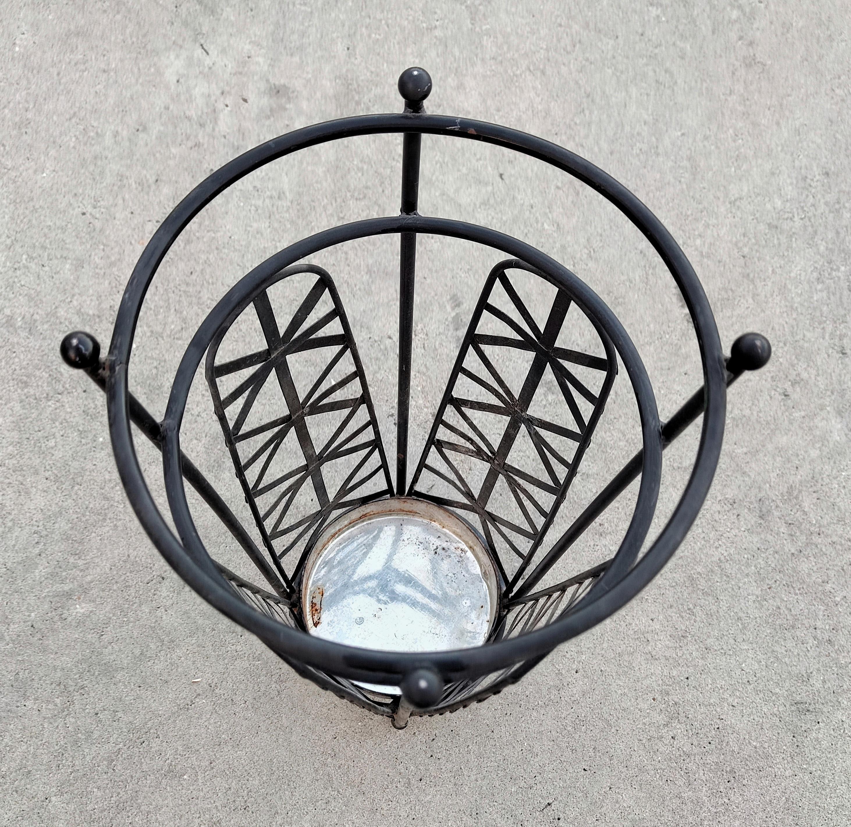 Late Art Deco Umbrella Stand in Painted Iron, Italy 1950s In Fair Condition For Sale In Beograd, RS