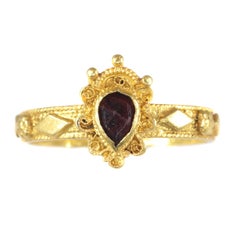 Late Baroque High Karat '18K+' Yellow Gold Garnet Ring Hallmarked Amsterdam 1692
