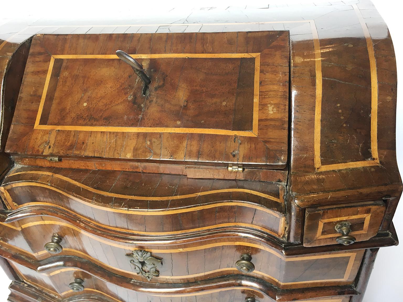 Late Baroque Italian Miniature Model of a Chest of Drawers with Flap, circa 1750 In Good Condition In Milano, IT