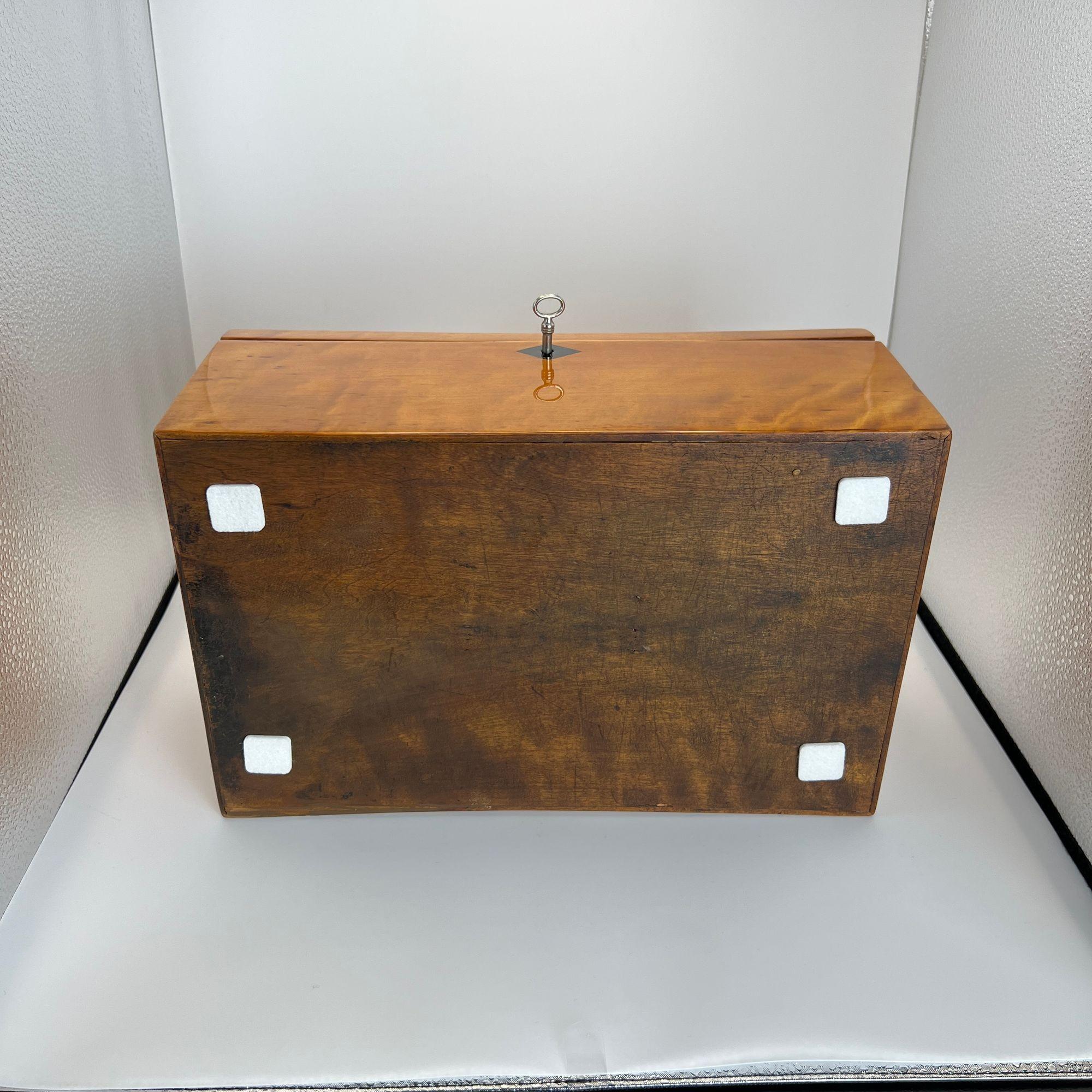 Late Biedermeier Box, Birch Solid Wood, Northern Germany, circa 1840 For Sale 8