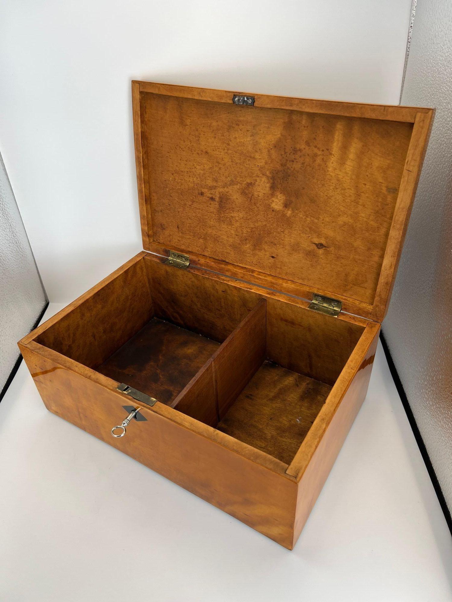 Late Biedermeier Box, Birch Solid Wood, Northern Germany, circa 1840 For Sale 10