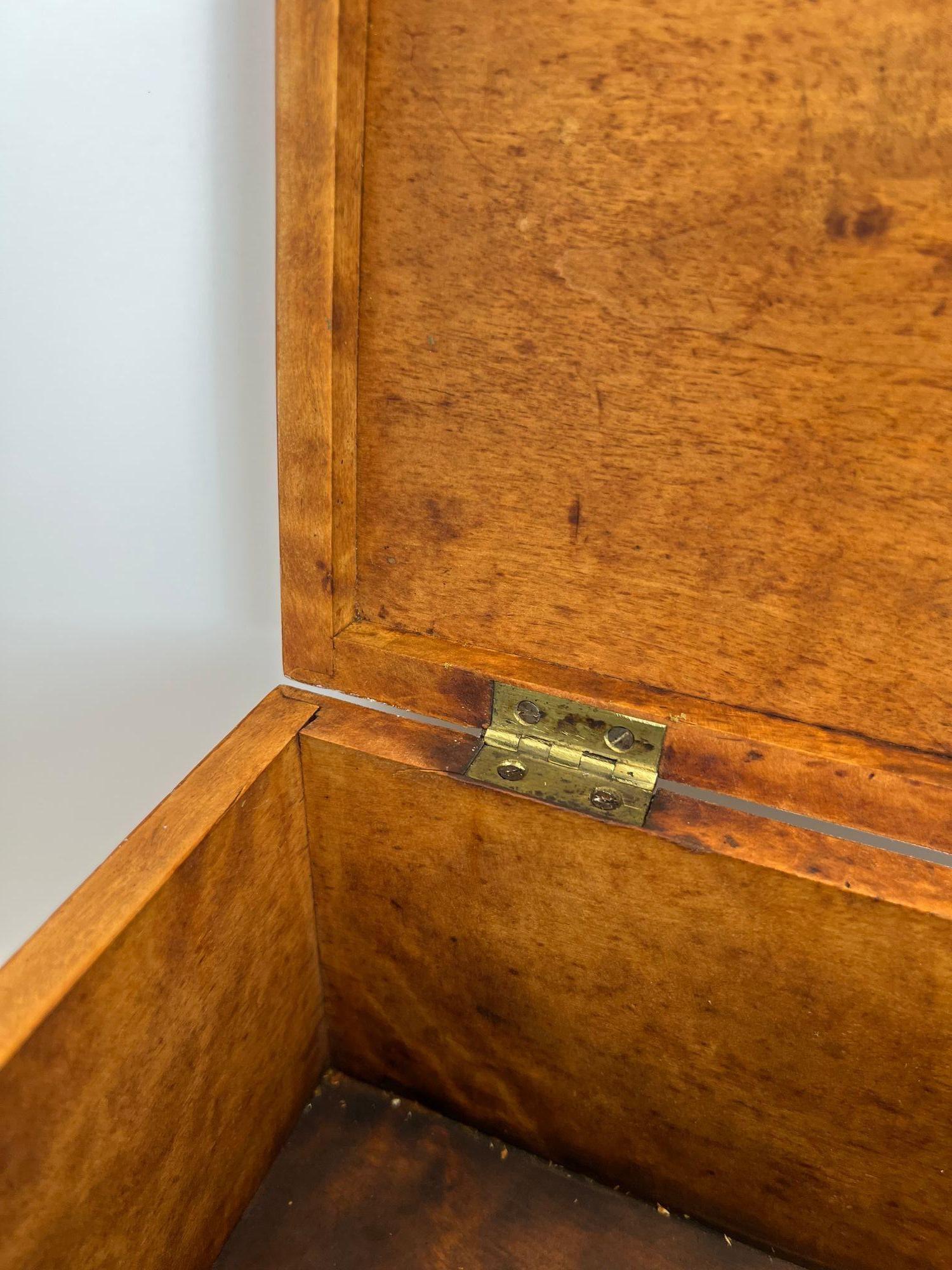 Late Biedermeier Box, Birch Solid Wood, Northern Germany, circa 1840 For Sale 11