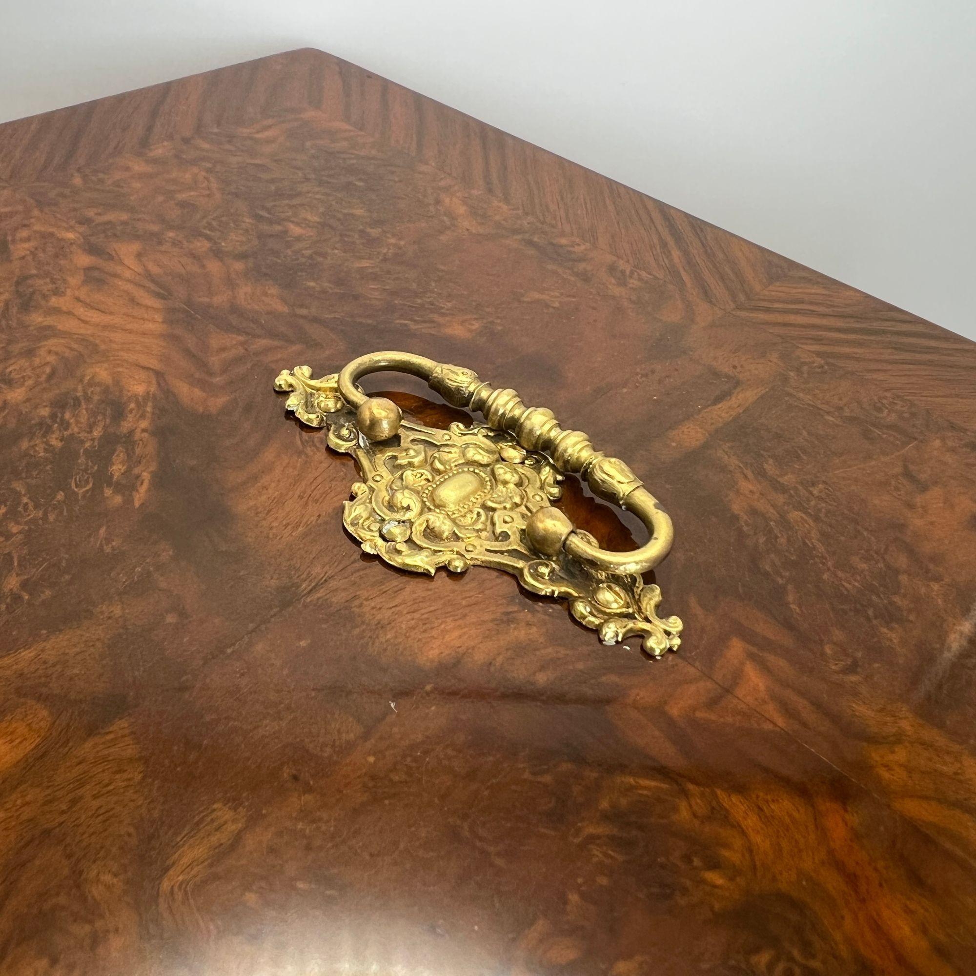 Late Biedermeier Box, Walnut and Walnut Burl, Austria circa 1850 For Sale 3