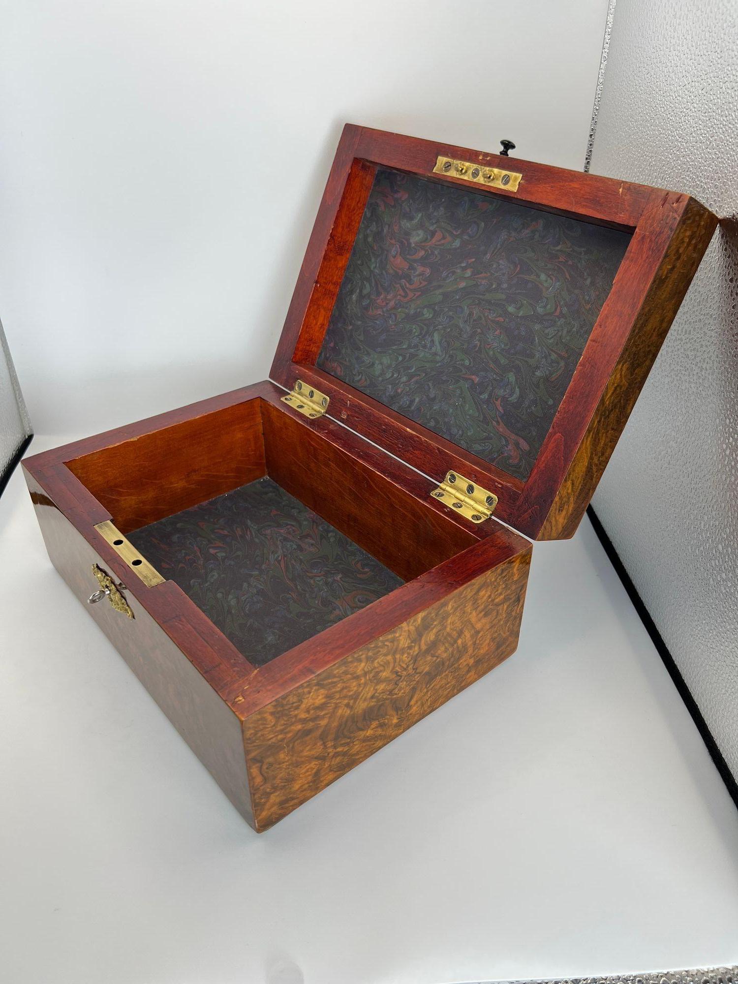 Austrian Late Biedermeier Box, Walnut and Walnut Burl, Austria circa 1850 For Sale