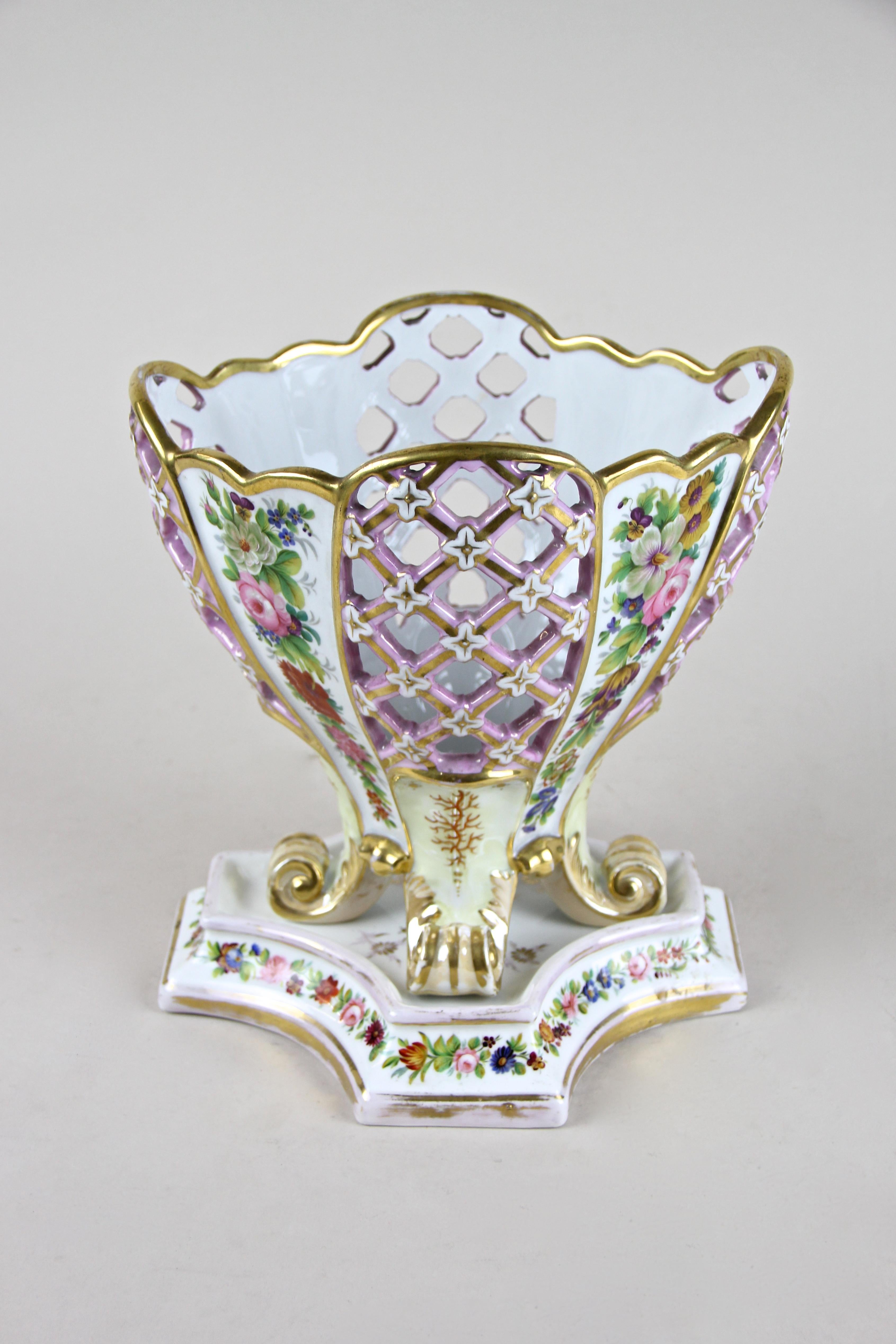 Late Biedermeier Porcelain Basket by Fischer & Mieg, Bohemia, circa 1860 (Handbemalt)