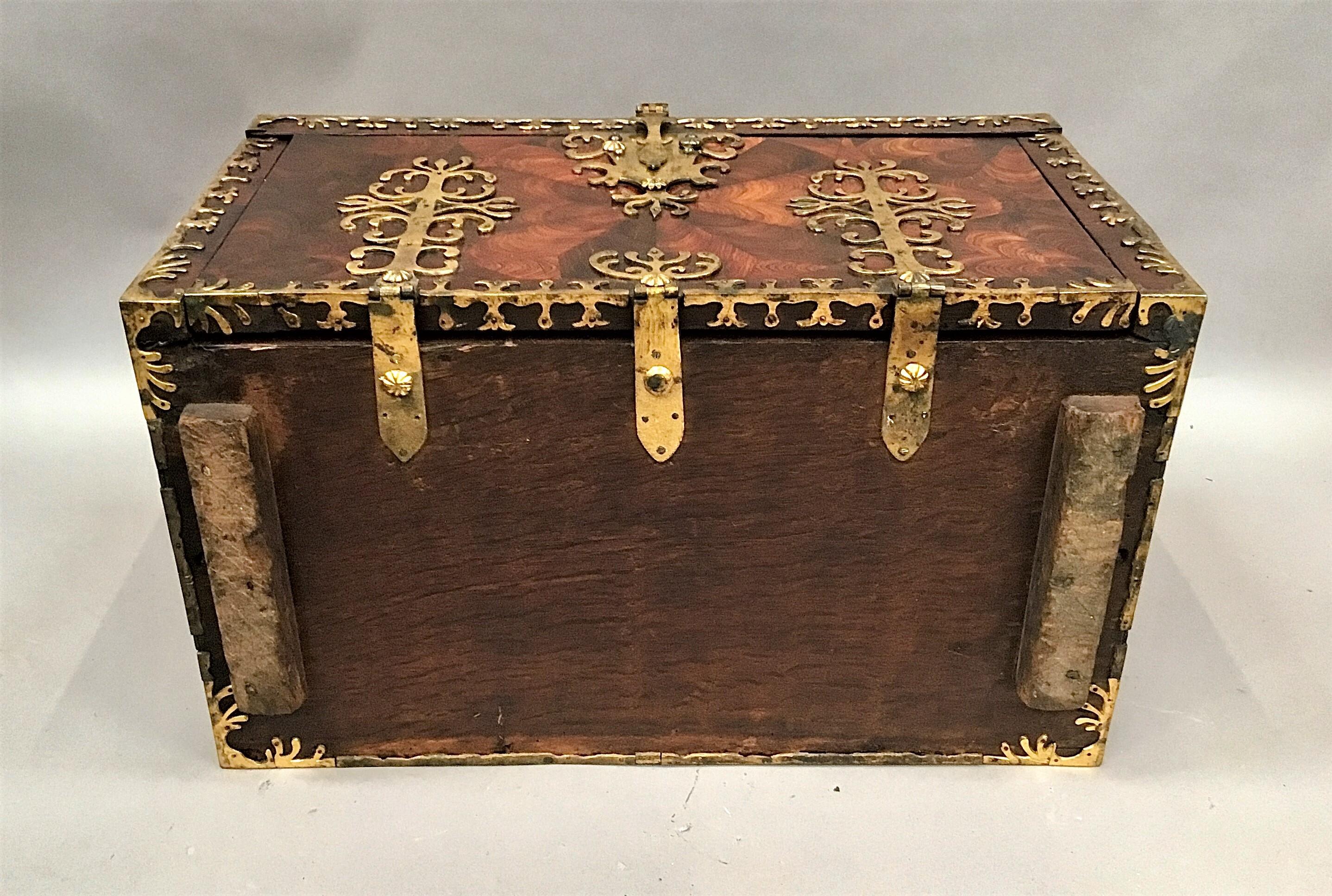Late 17th Century Large Oyster Kingwood Coffre Forte / Strong Box For Sale 13