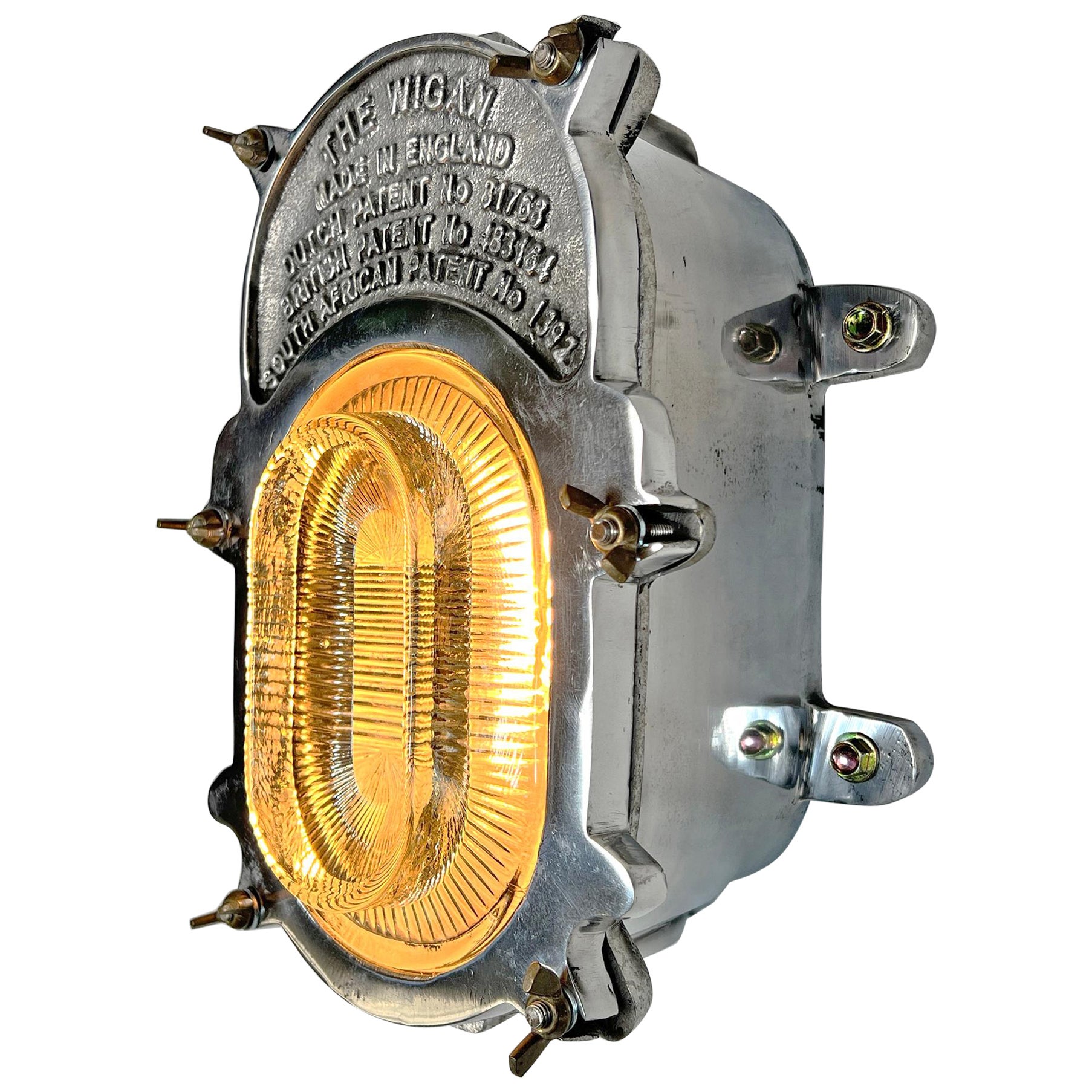 Británico de finales de siglo  Lámparas de pared de la fábrica "The Wigan" - Cristal ovalado acanalado en venta