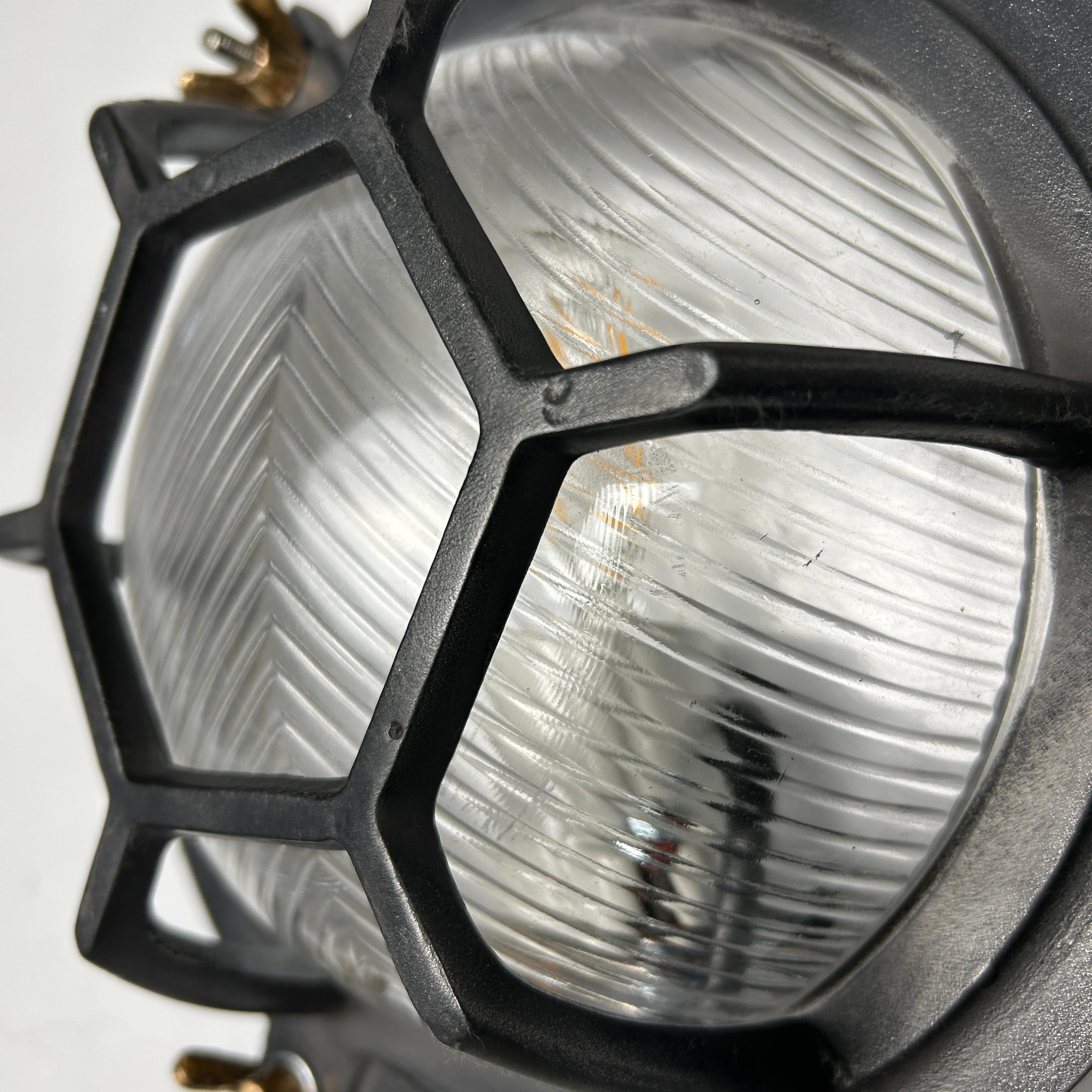 Aplique Circular de Fundición Siglo Tardío Jaula Hexagonal - Cristal Carrizo y Acabado Gun Metal en venta 3
