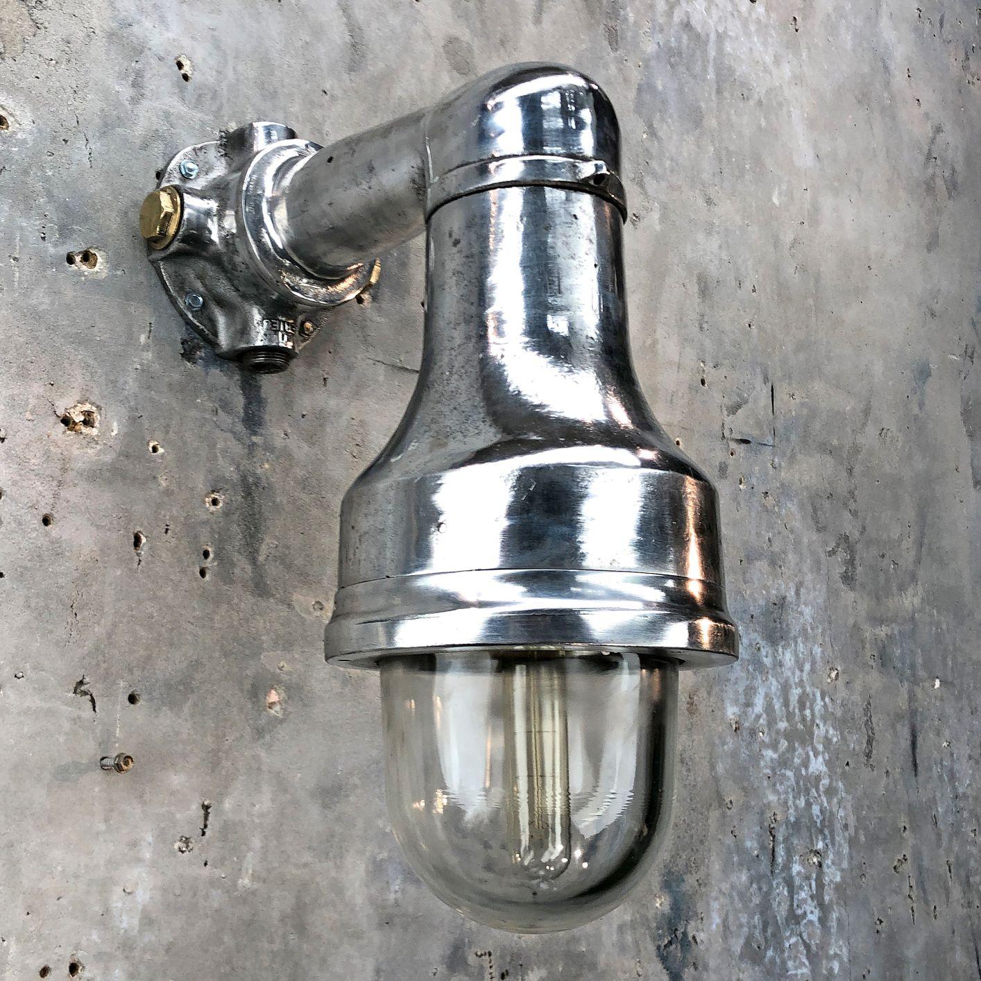 Industrial Late Century Explosion Proof Cast Aluminum 90 Degree Outdoor Wall Light