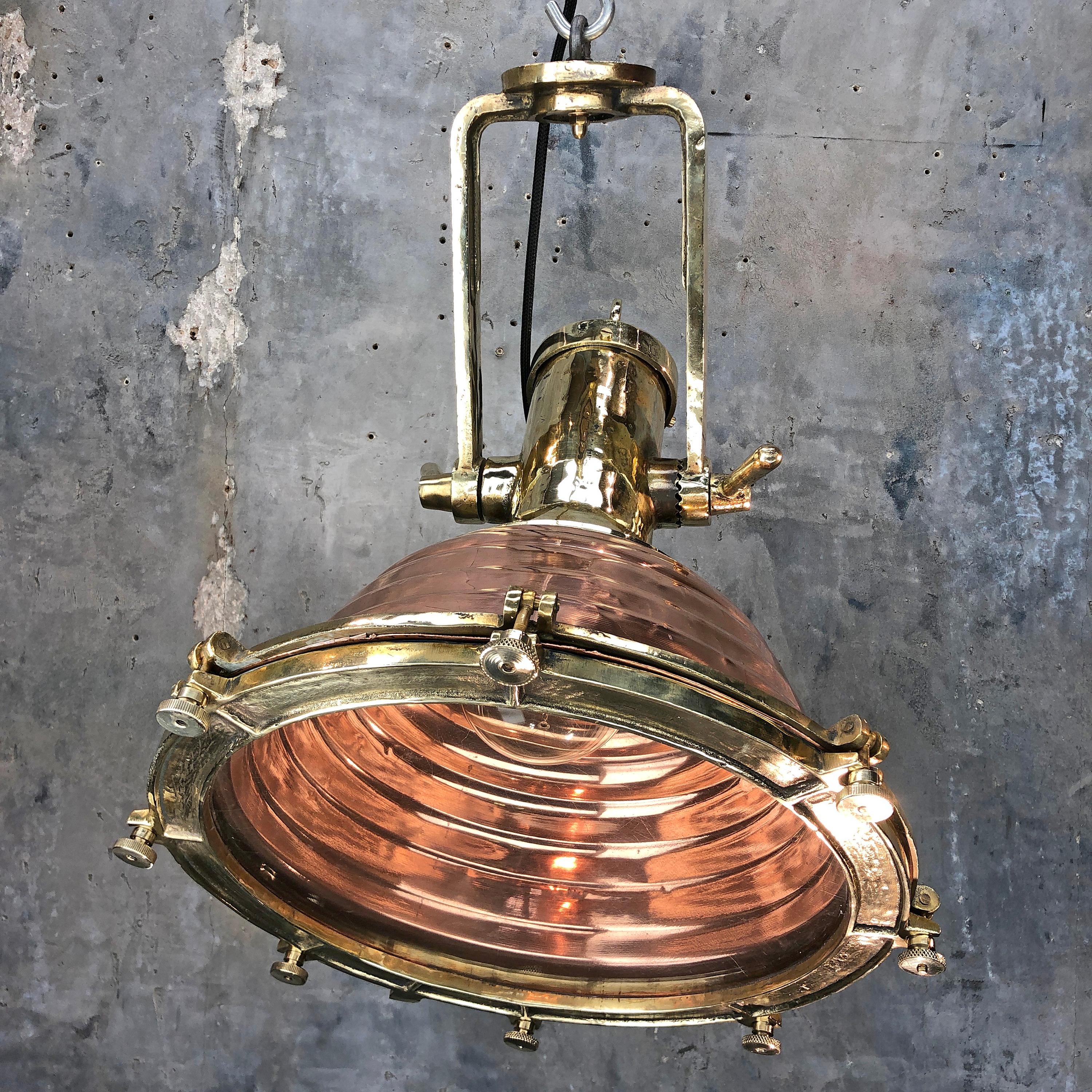 Late Century German Large Copper and Cast Brass Directional Cargo Light Pendant For Sale 6