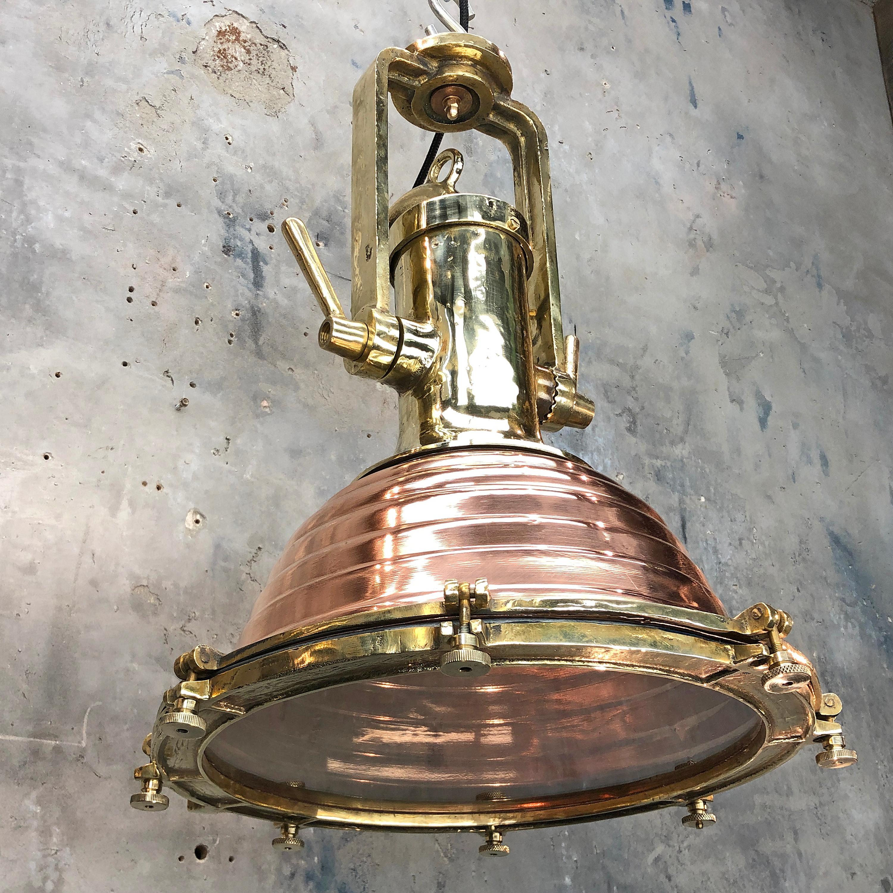 Late Century German Large Copper and Cast Brass Directional Cargo Light Pendant For Sale 2