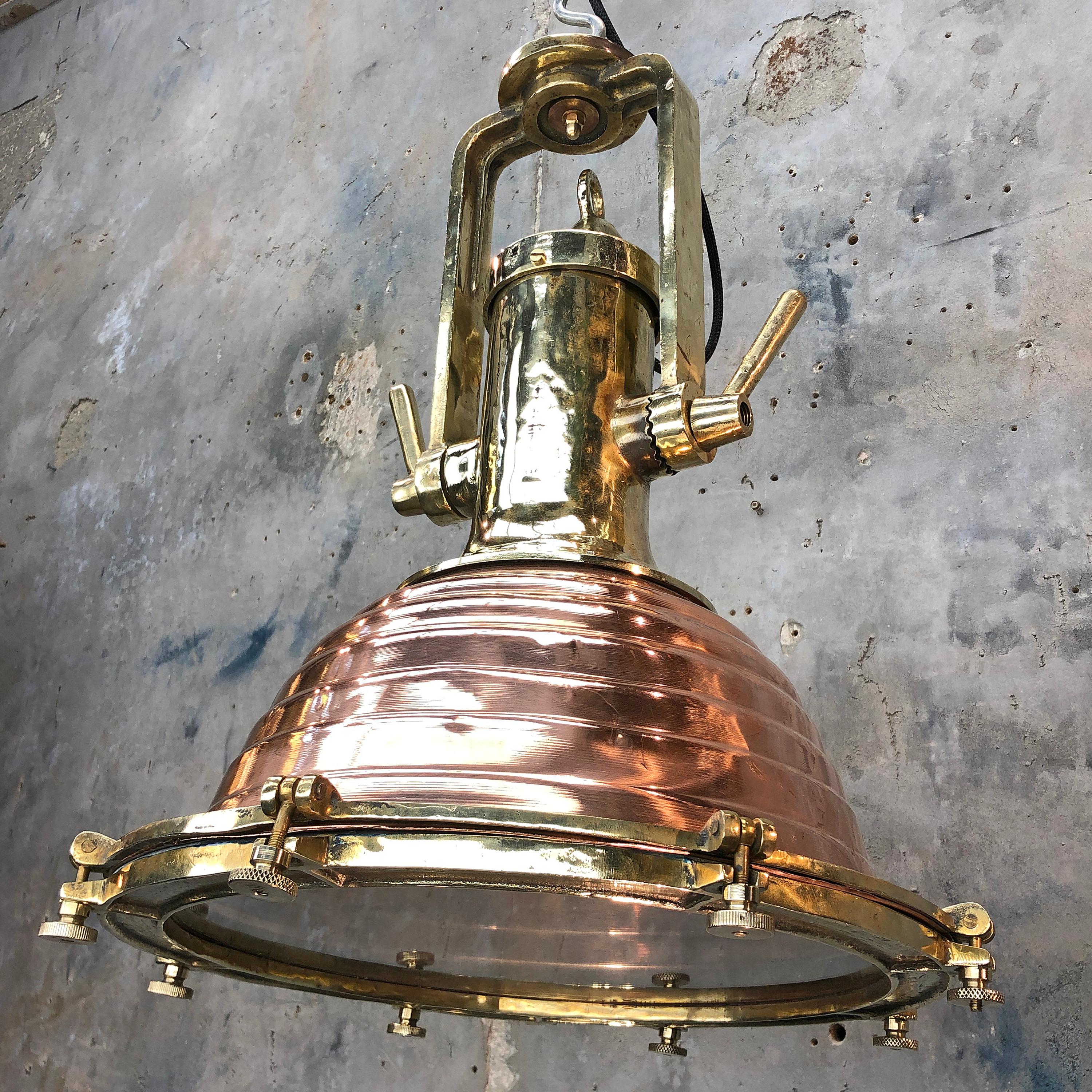 Late Century German Large Copper and Cast Brass Directional Cargo Light Pendant For Sale 3