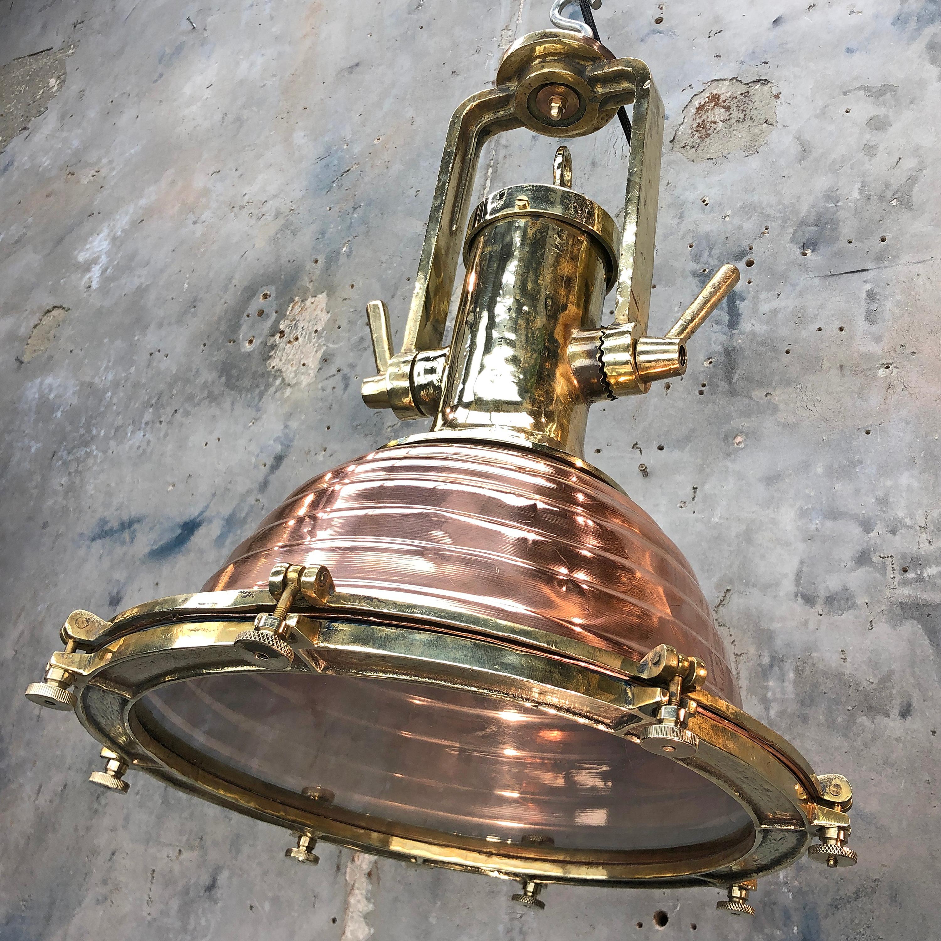 Late Century German Large Copper and Cast Brass Directional Cargo Light Pendant For Sale 4