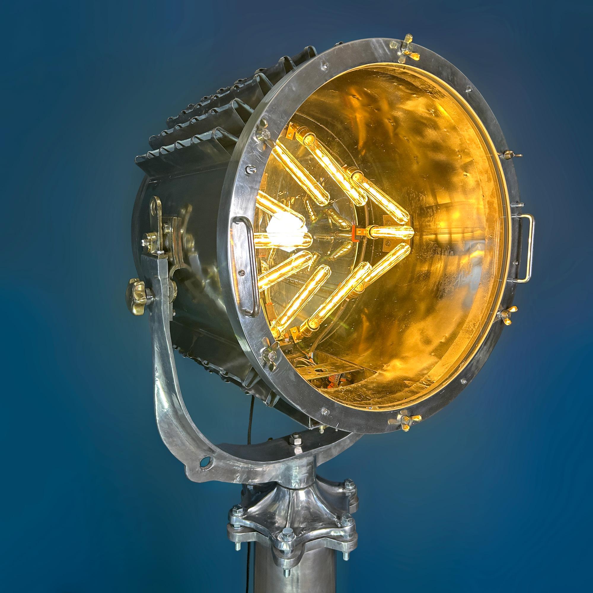 Late Century Industrial Stainless Steel Marine Floor Standing Searchlight In Good Condition For Sale In Leicester, Leicestershire