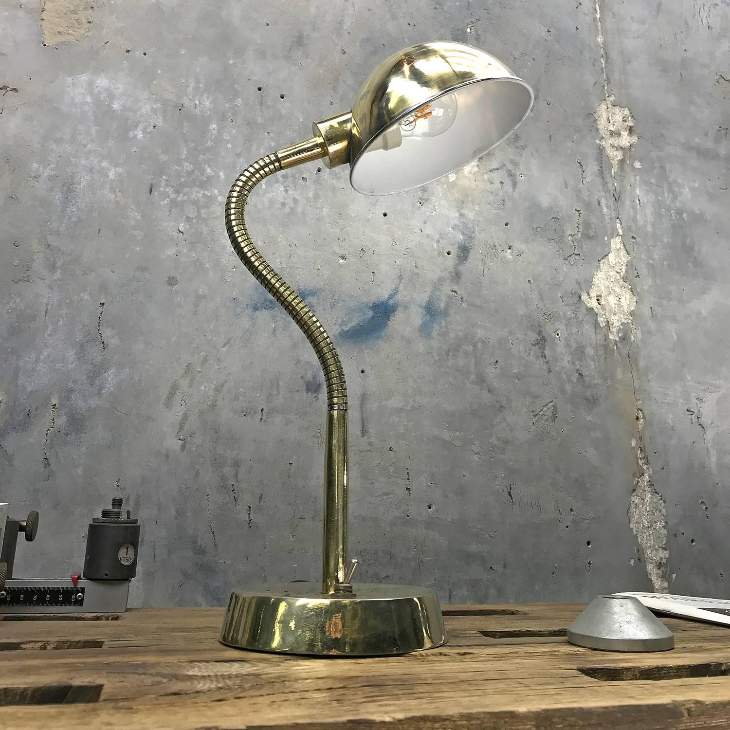 Late Century Retro British Brass Goose Neck Desk / Table Lamp Adjustable Shade In Excellent Condition In Leicester, Leicestershire