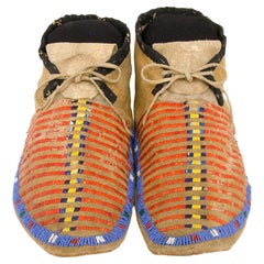 Late Classic Sioux 'Plains Indian' Moccasins of Tanned Buckskin and Quillwork