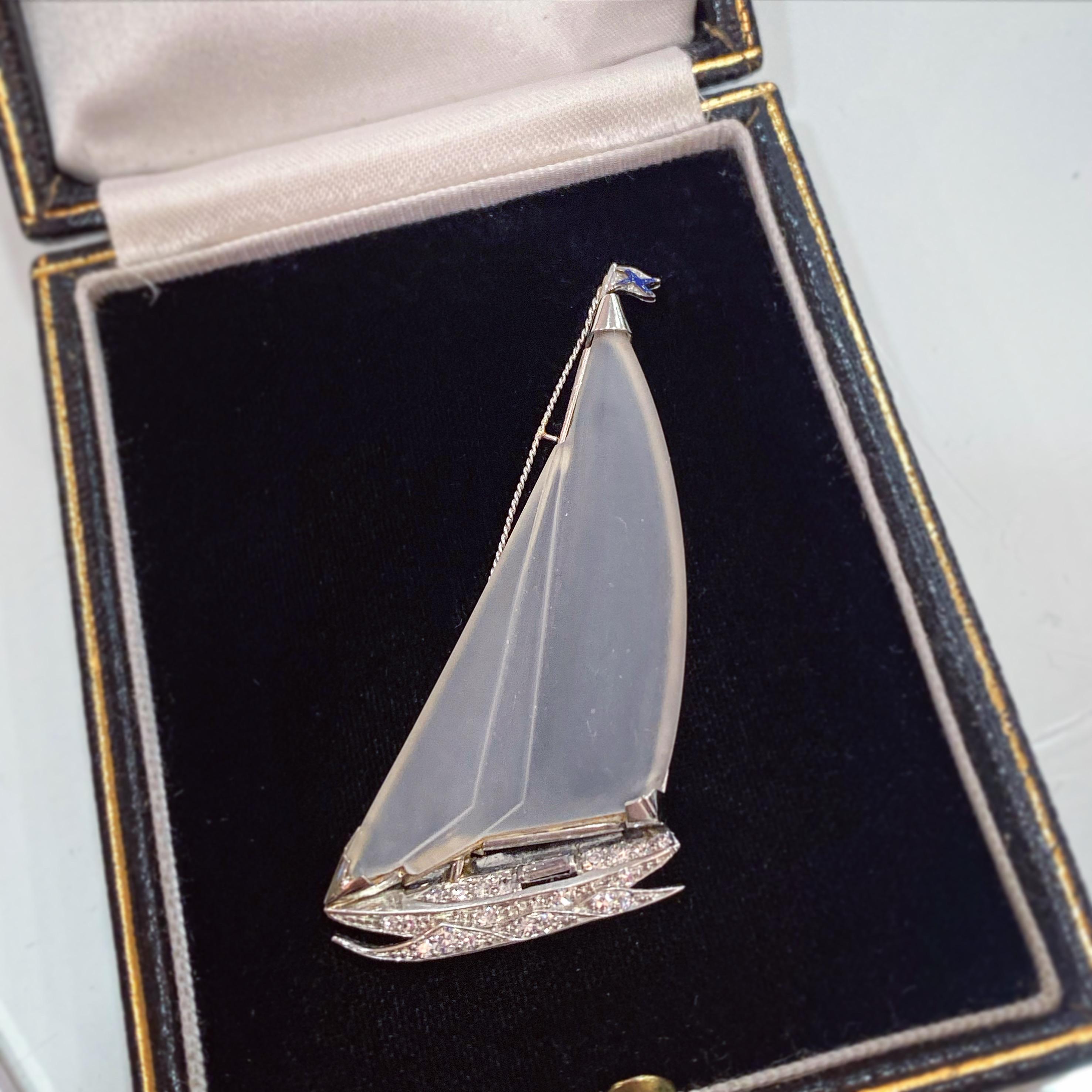 Late Deco 0.37ct Diamond and Crystal Boat Brooch, c.1920s In Good Condition For Sale In London, GB