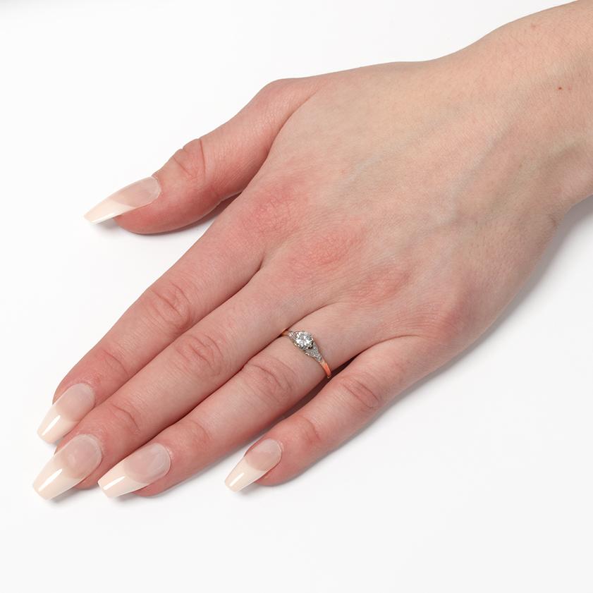 Anillo solitario de diamantes de 0,50 ct, estilo Decó tardío, c.1940 en Bueno estado para la venta en London, GB