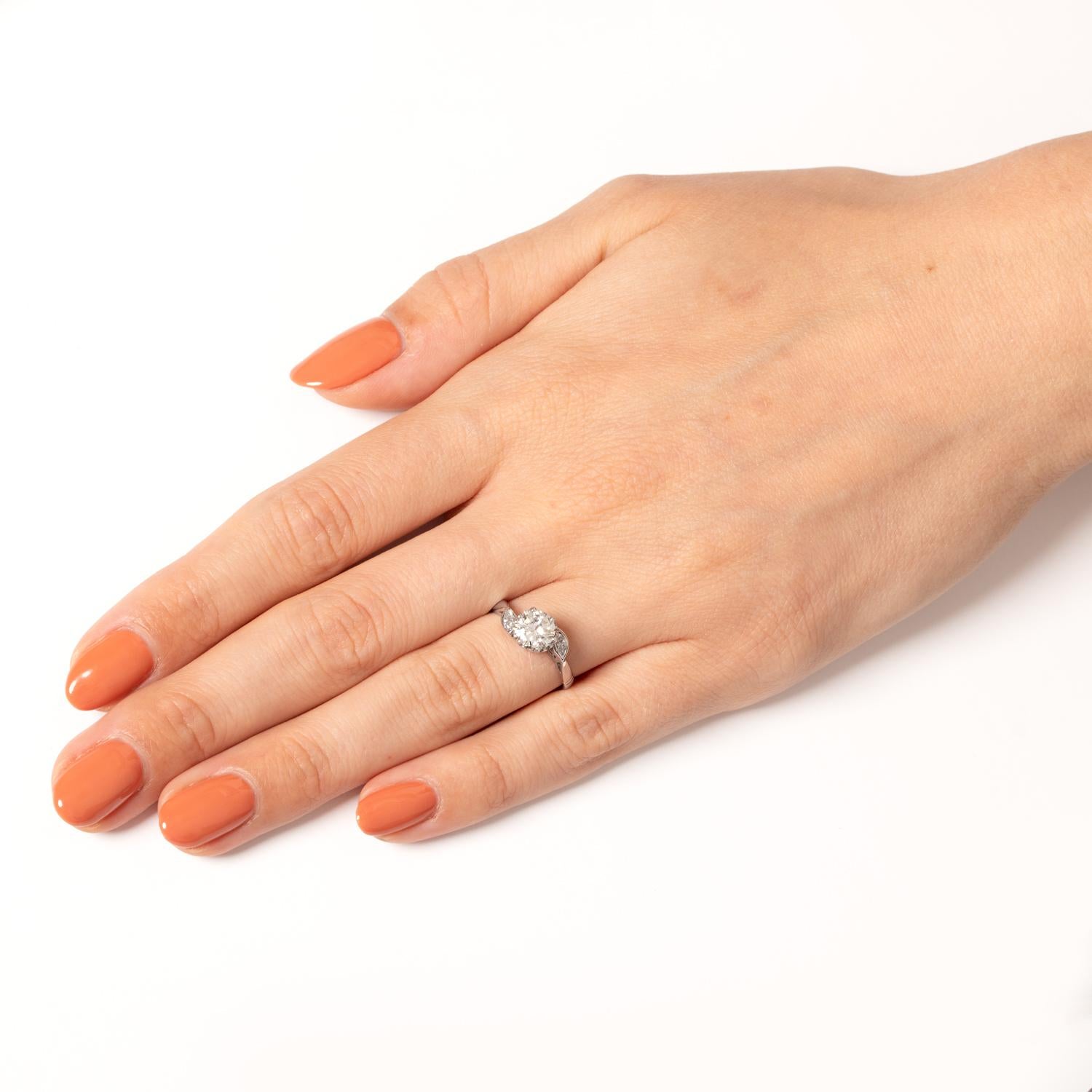 Spätdeko 0,90ct Diamant Solitär Ring, um 1940 im Zustand „Gut“ im Angebot in London, GB