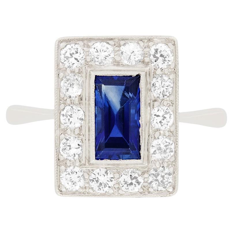 Late Deco 0.90ct Sapphire and Diamond Ring, c.1930s For Sale