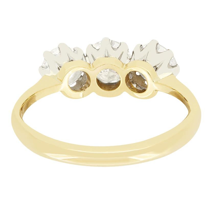 Taille vieille Europe Bague trilogie en diamant de 1,00ct, A.I.C., c.1930. en vente