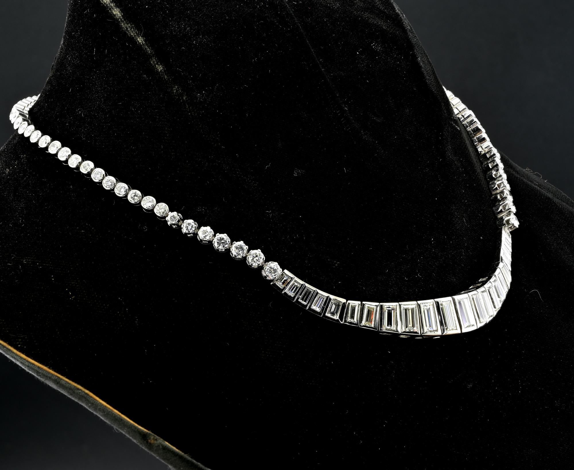 Women's Late Deco 13.10 Ct Diamond Riviere Necklace Platinum 18 KT  For Sale