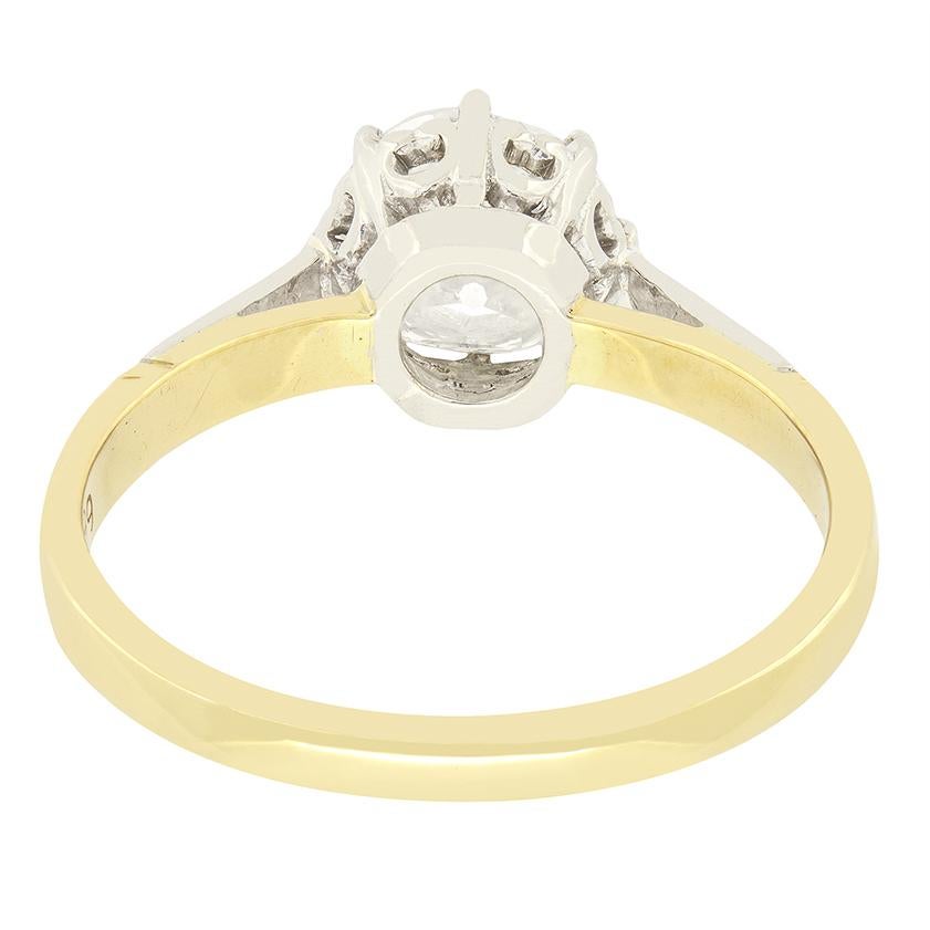 Taglio antico europeo Anello solitario con diamante da 1,37 carati in stile tardo-decò, 1930 ca. in vendita