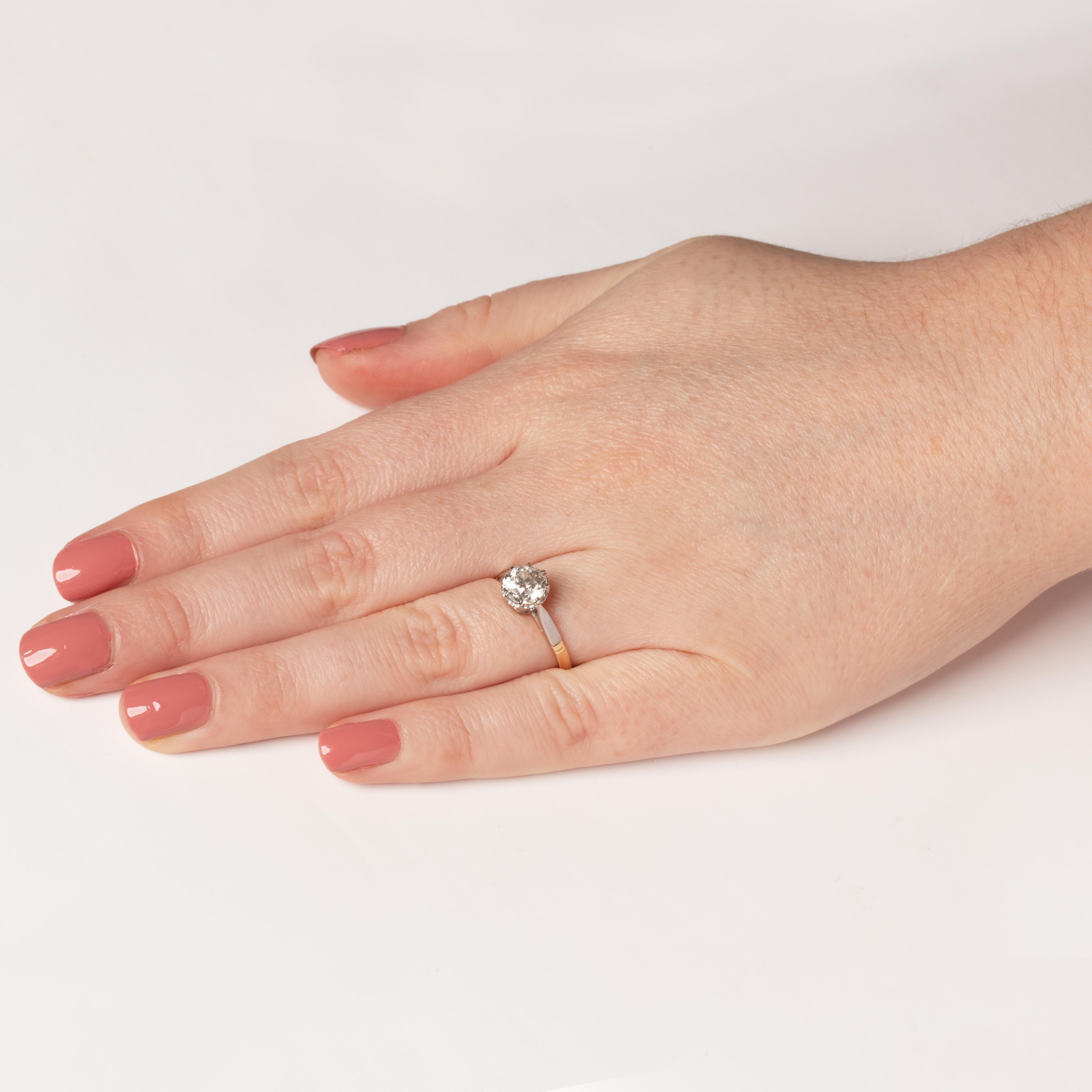 Anello solitario con diamante da 1,37 carati in stile tardo-decò, 1930 ca. In condizioni buone in vendita a London, GB