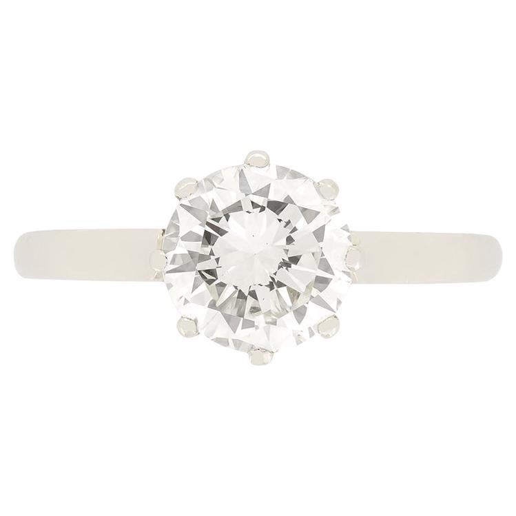 Late Deco 1.65ct Diamond Solitaire Ring, c.1940s For Sale