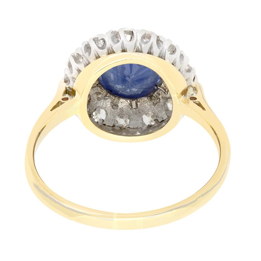 Taglio ovale Anello a grappolo con zaffiro e diamante di 2,00 carati in stile tardo-decò. c.1930 in vendita