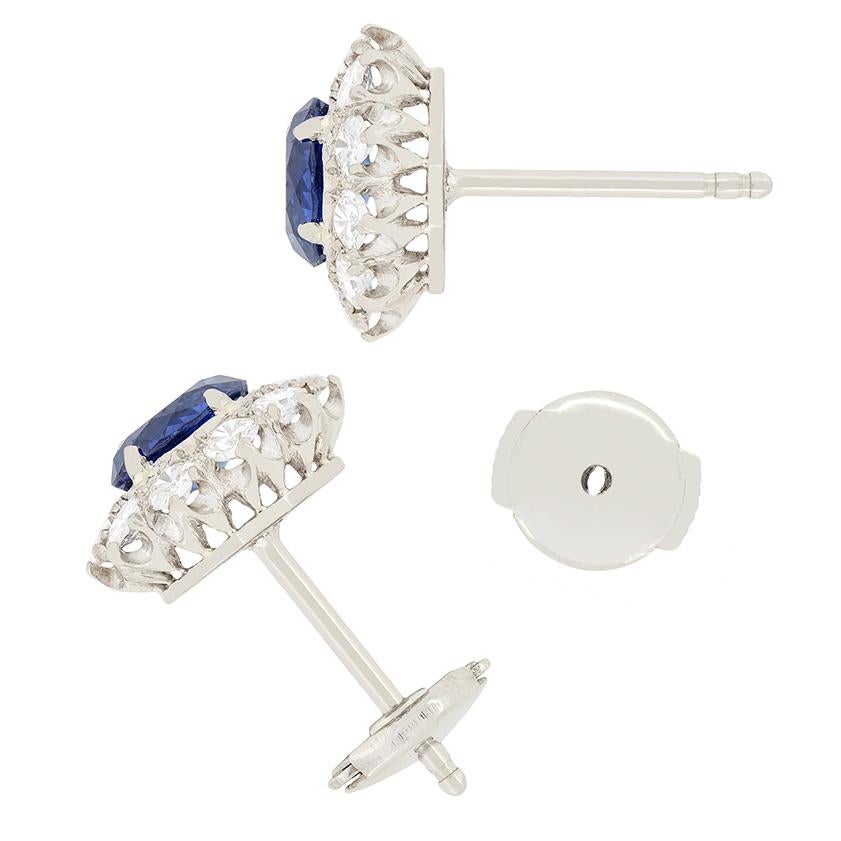 Late Deco 2.00ct Sapphire and Diamond Earrings, c.1930s In Good Condition In London, GB