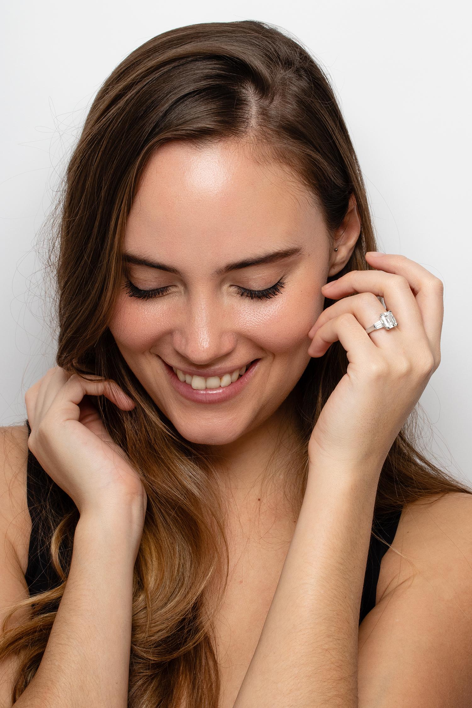 Bague en diamant de 3,18 ct de style déco tardif, C.1940s. en vente 1