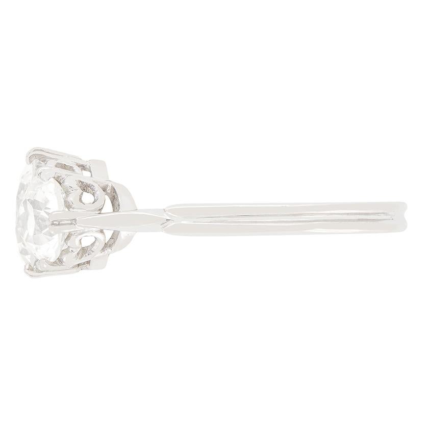 Art Deco Late Deco 3.20ct Diamond Three Stone Ring, c.1940s For Sale