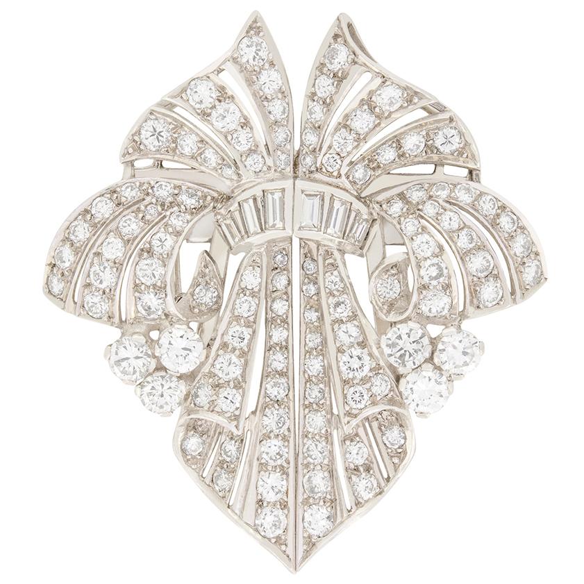 Art déco Broche en diamant de 4.00ct de style Late Deco, c.1940s en vente